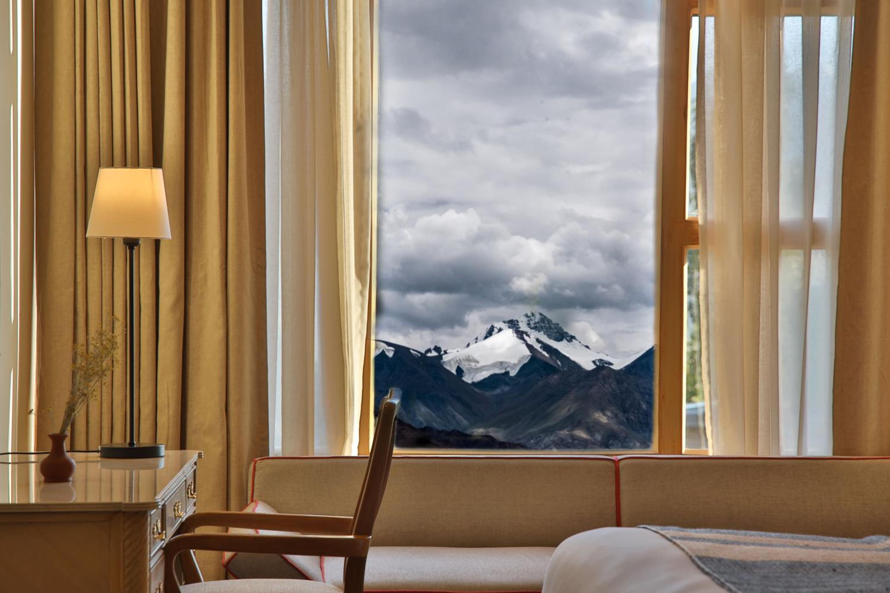Deluxe King Room - Photo 5