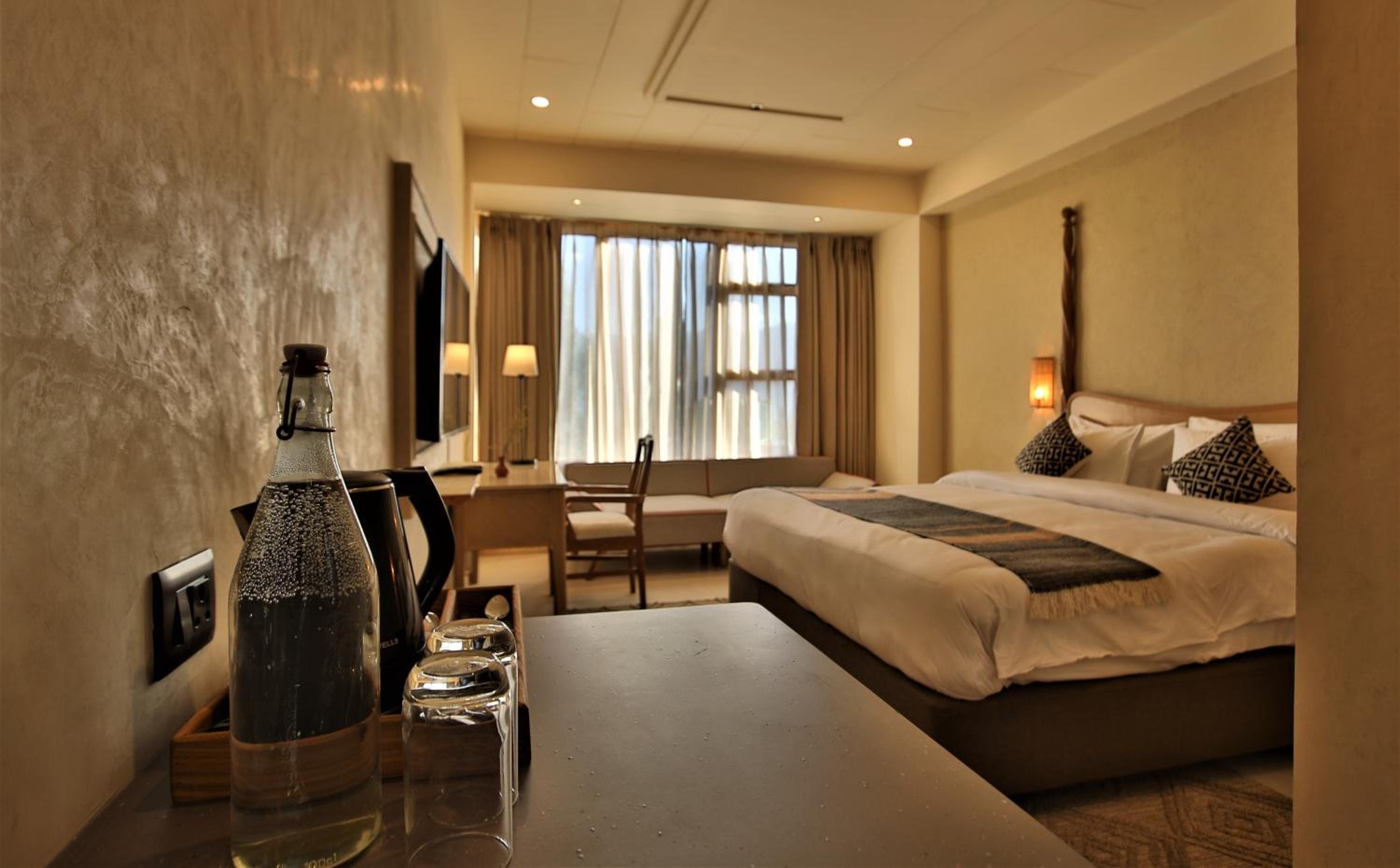 Deluxe King Room - Photo 1