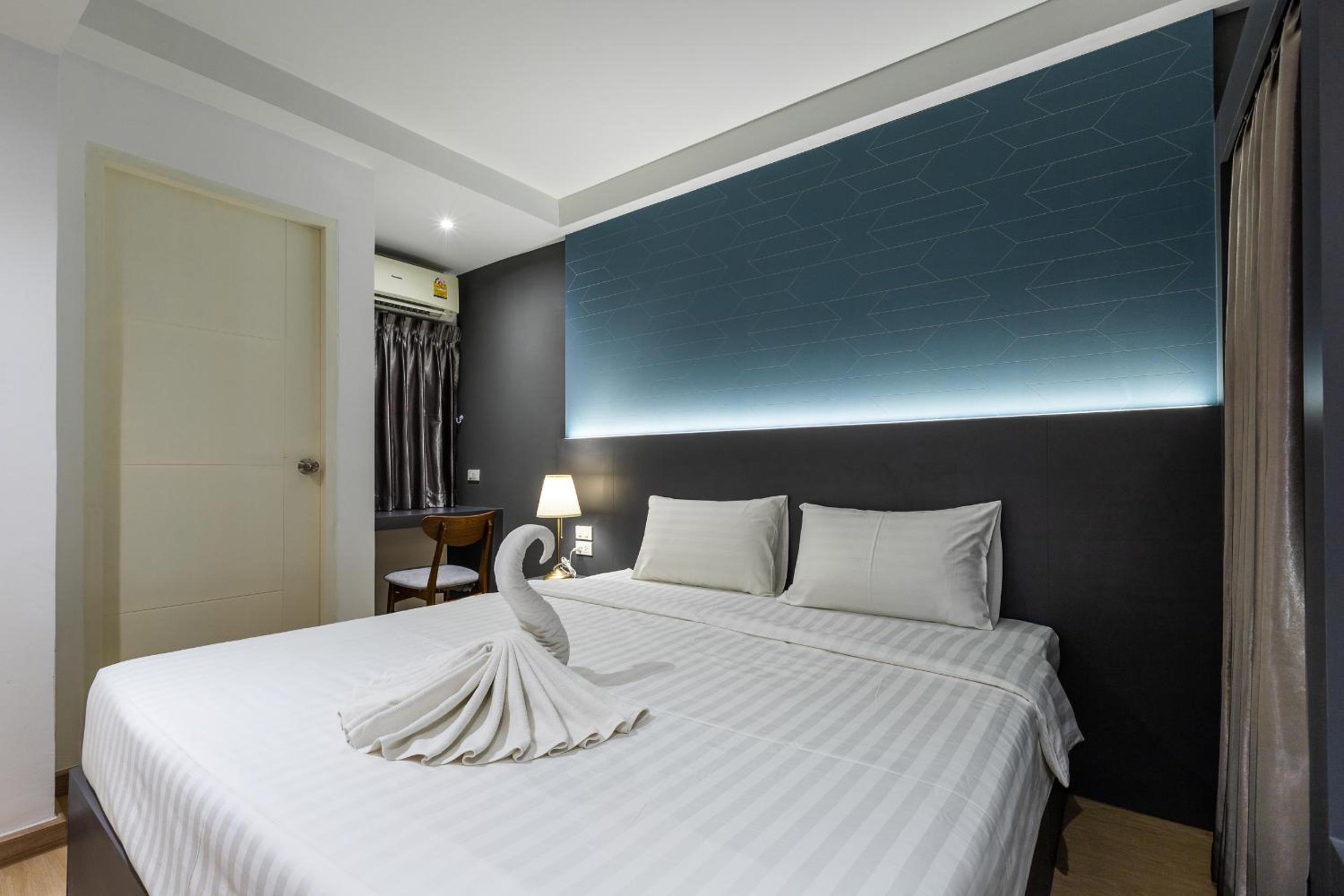 Standard King Room photo 2