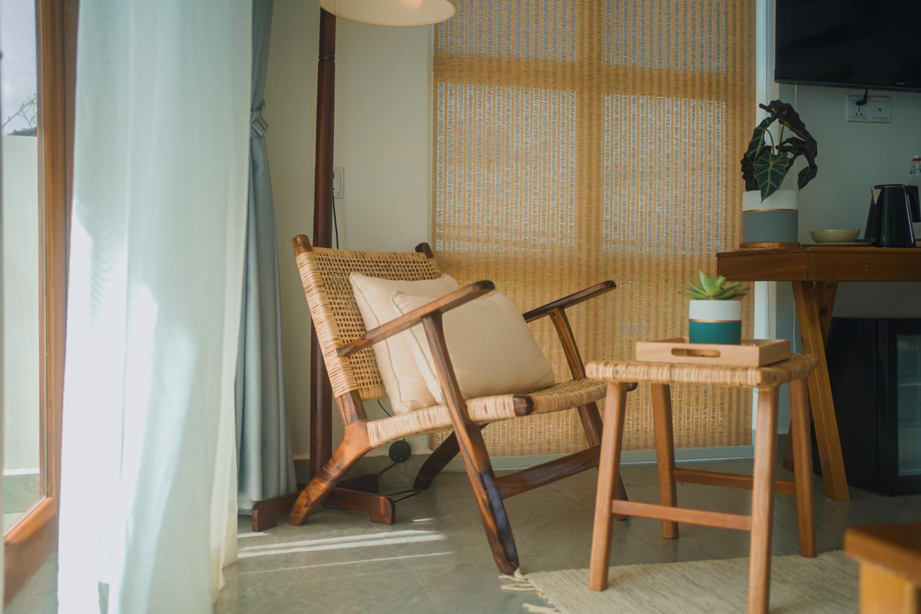Deluxe Double Room with Mountain View - Photo 10