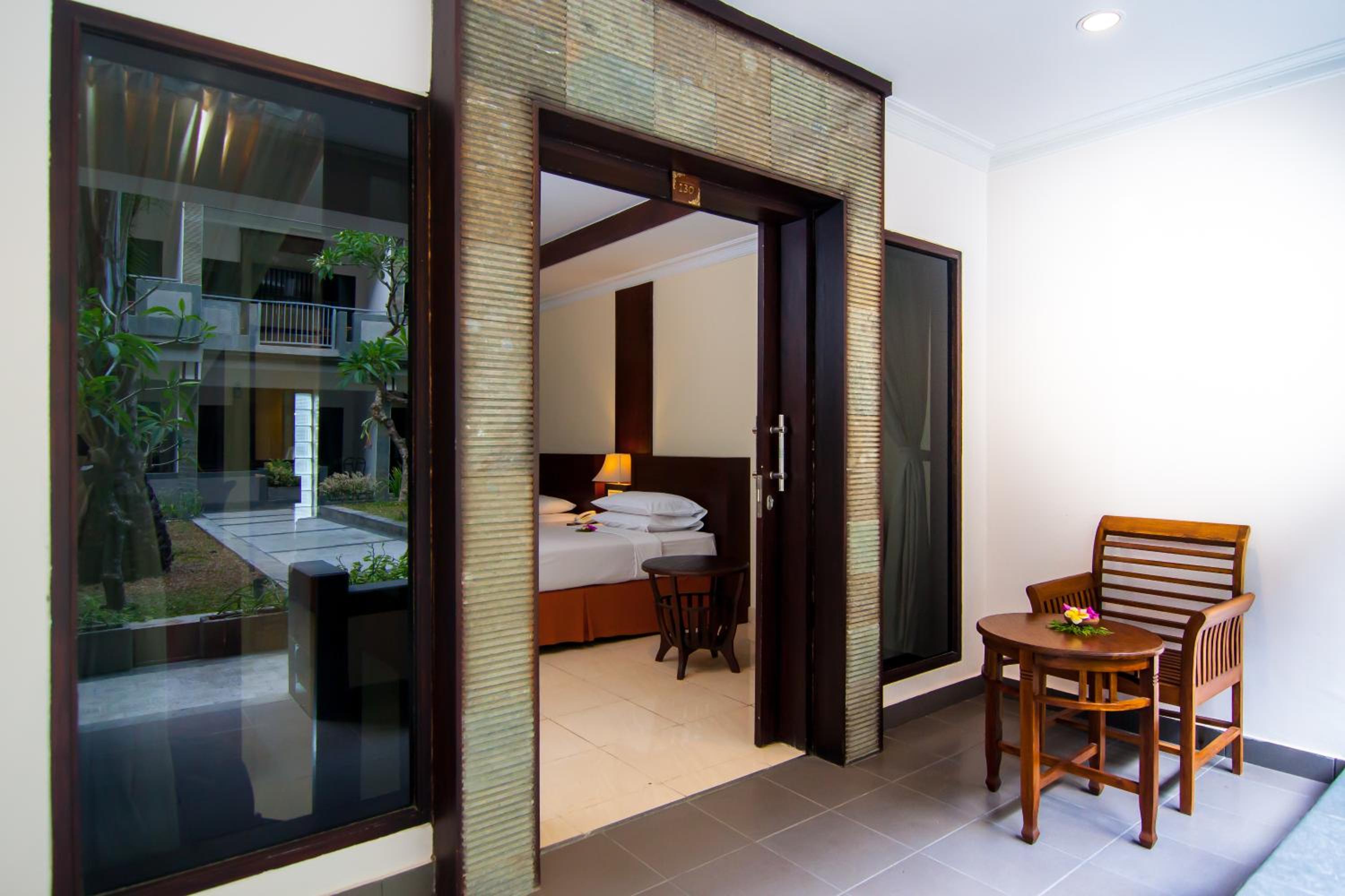 Deluxe Double or Twin Room with Pool Access - Photo 3