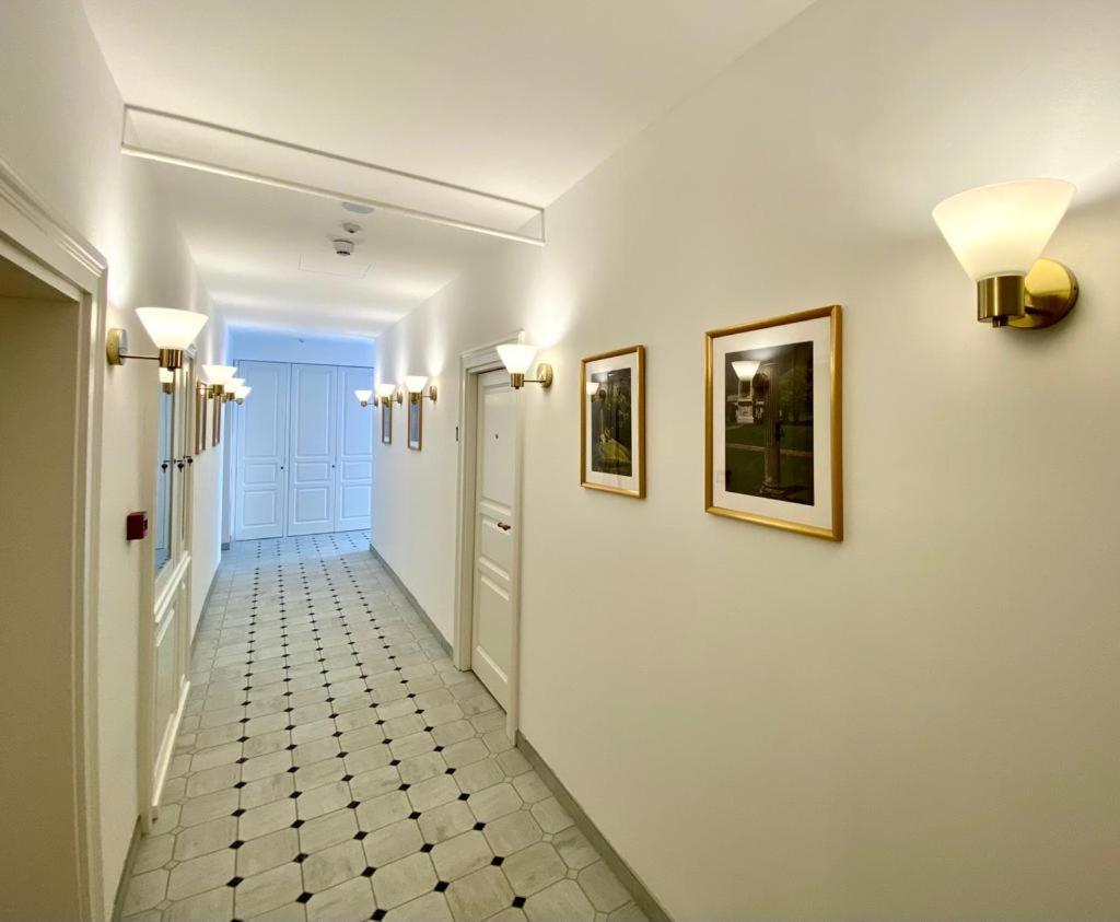 Studio with Balcony - Photo 10