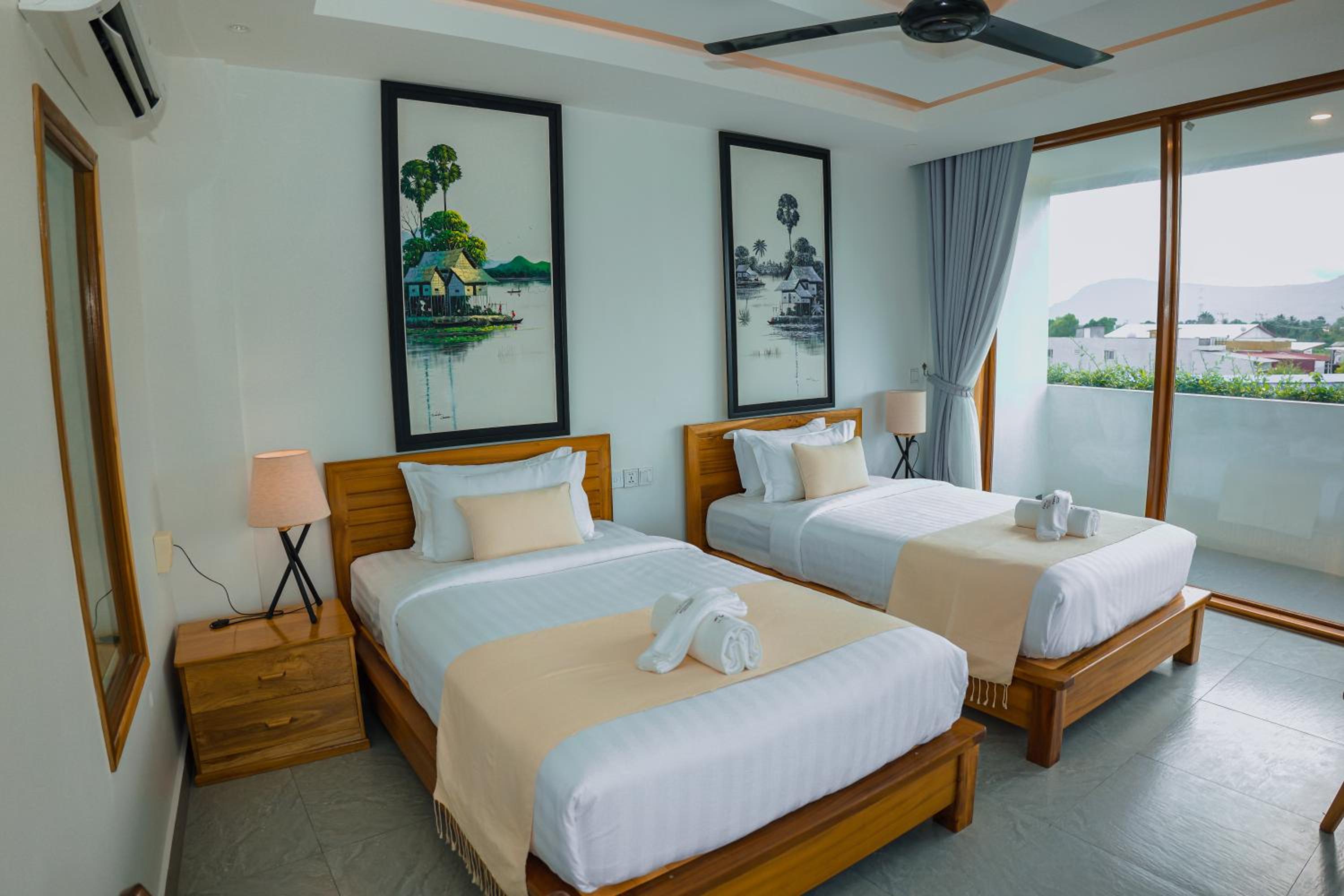 Twin Room with Mountain View - No Bathtub - Photo 1