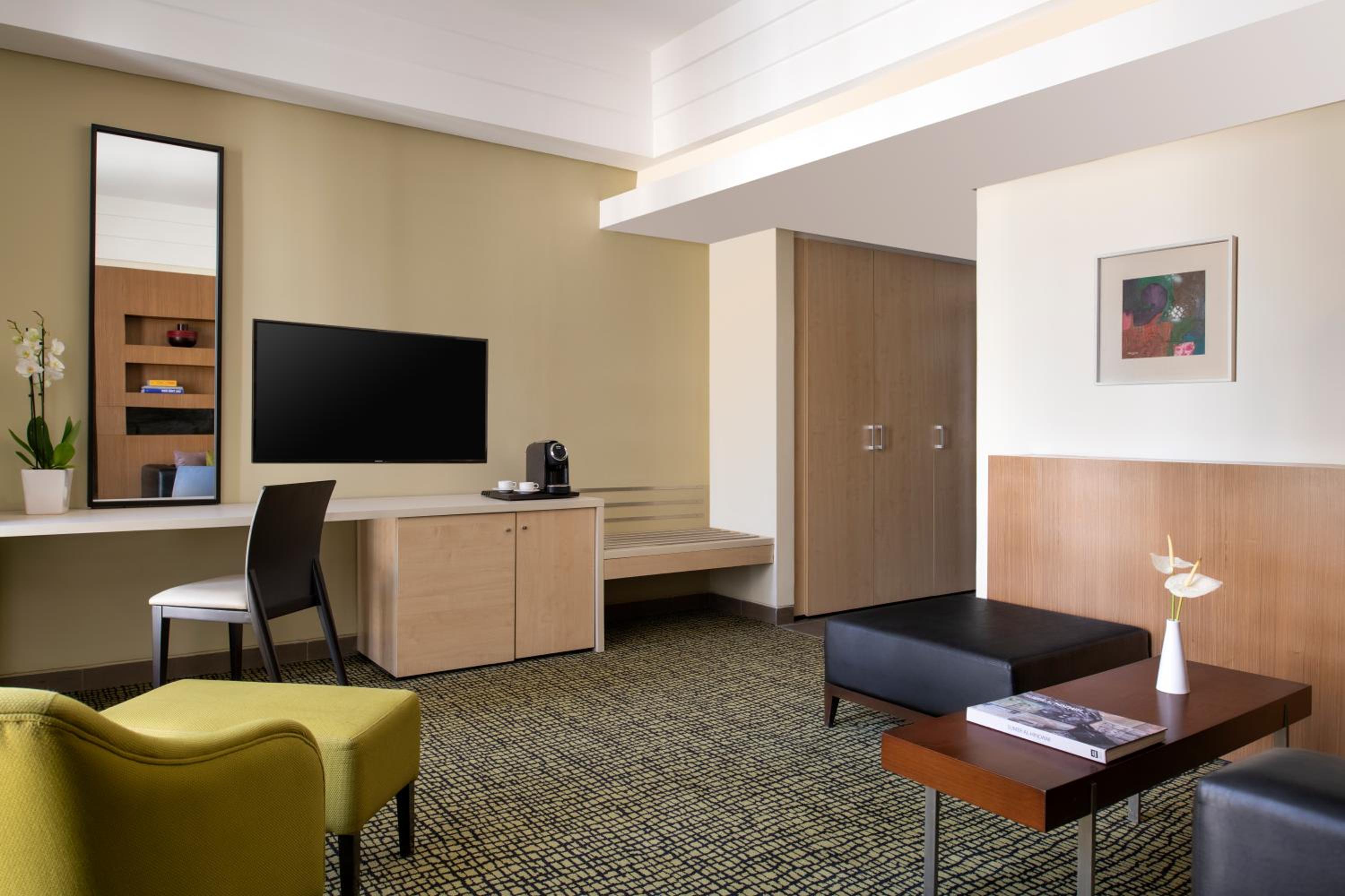 Superior Room King - Superior Room - King bed, tea & coffee, Safe, TV, minibar, safe, hair dryer, shower, 27 sq m.