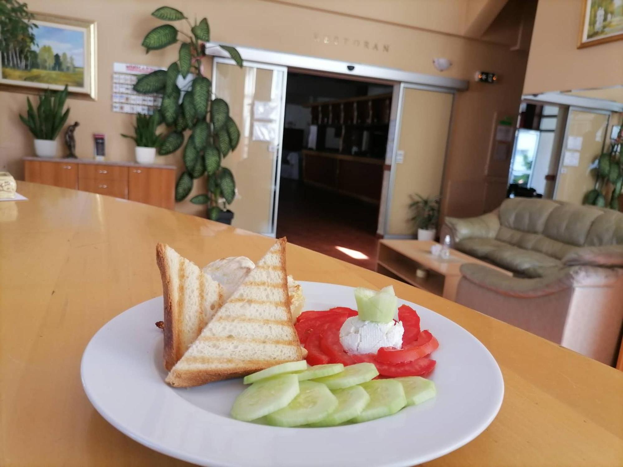 Double Room with Free Parking photo 2