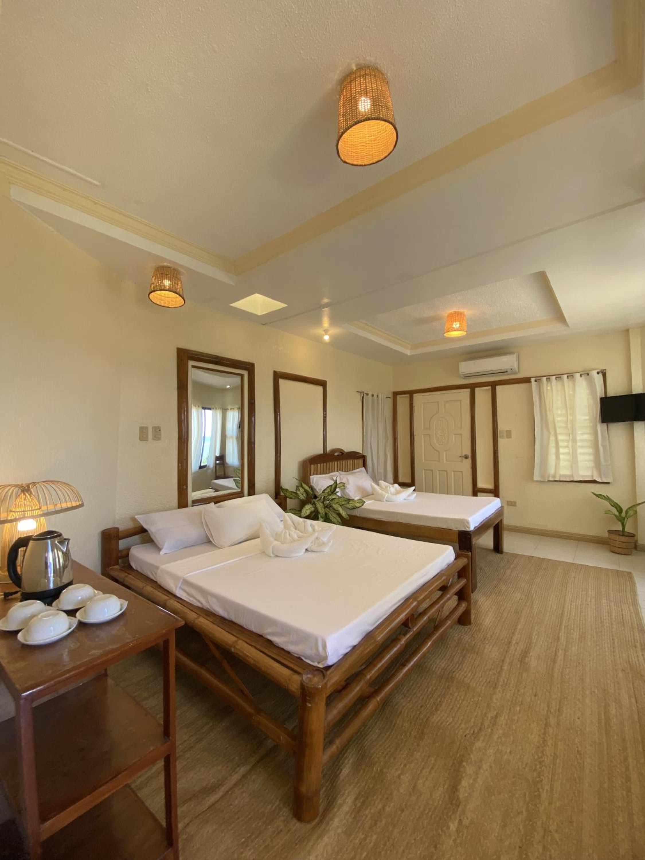 Deluxe Suite with Sea View photo 1