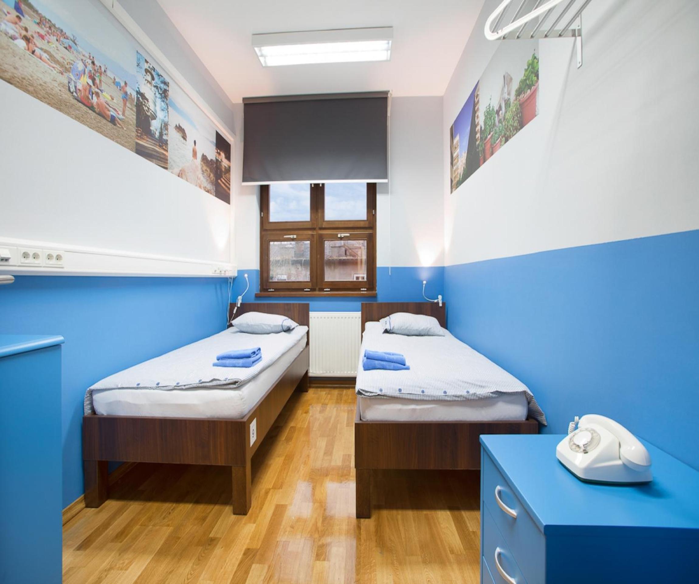 Twin Room - Photo 2