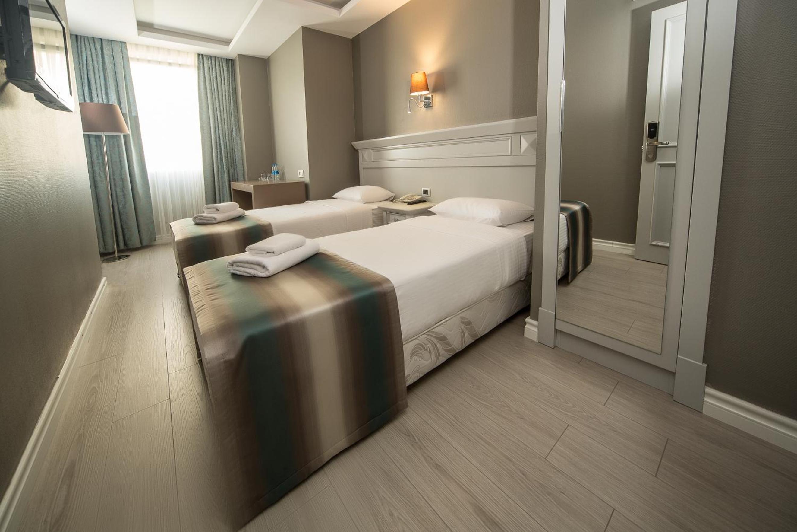Standard Triple Room photo 2