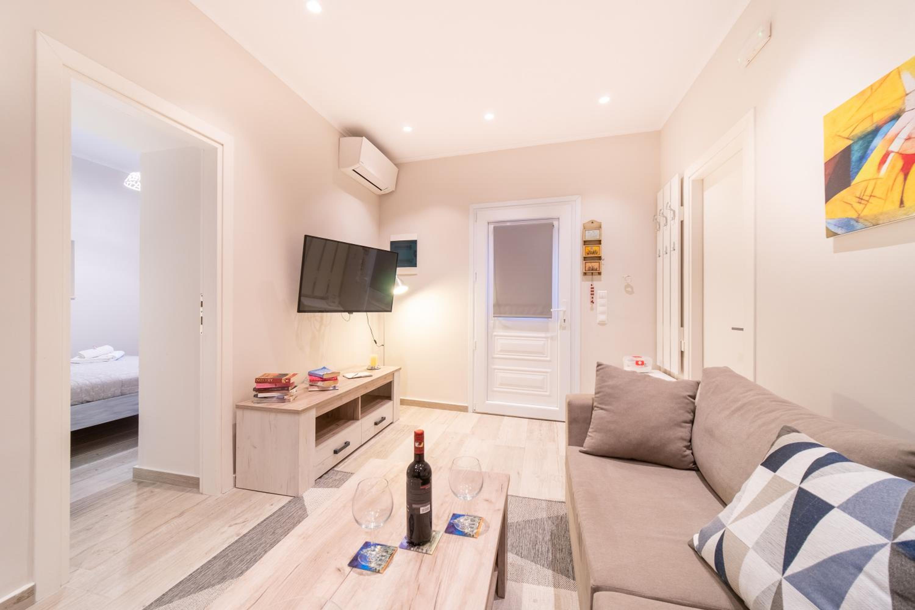 Two-Bedroom Deluxe Apartment with Garden View photo 2