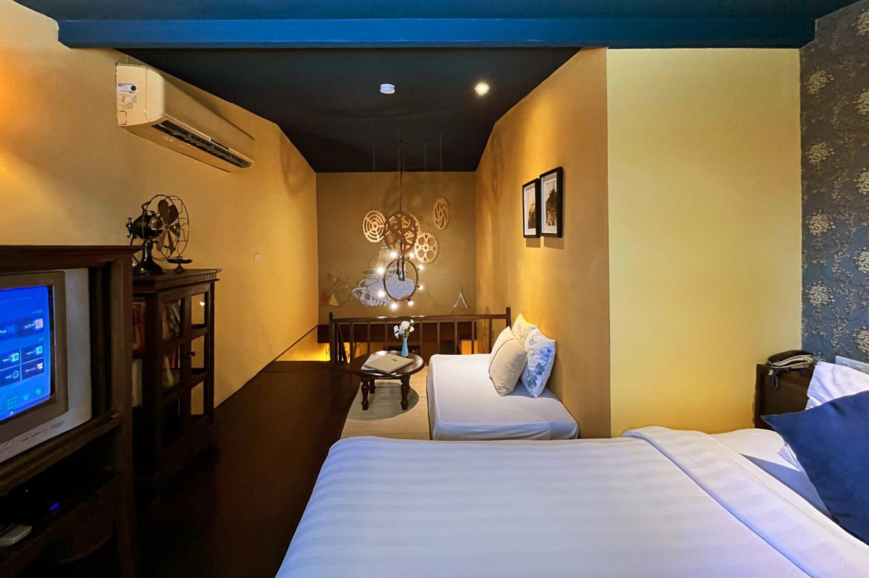 King Loft Suite thumbnail 5