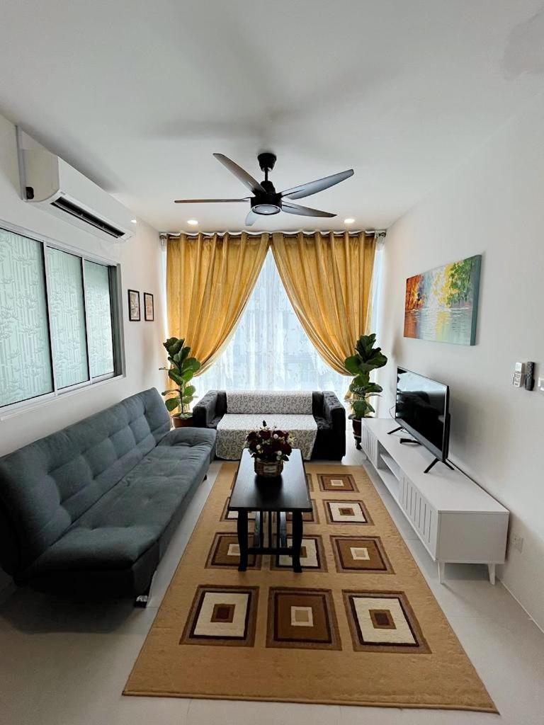 Three-Bedroom Apartment photo 1