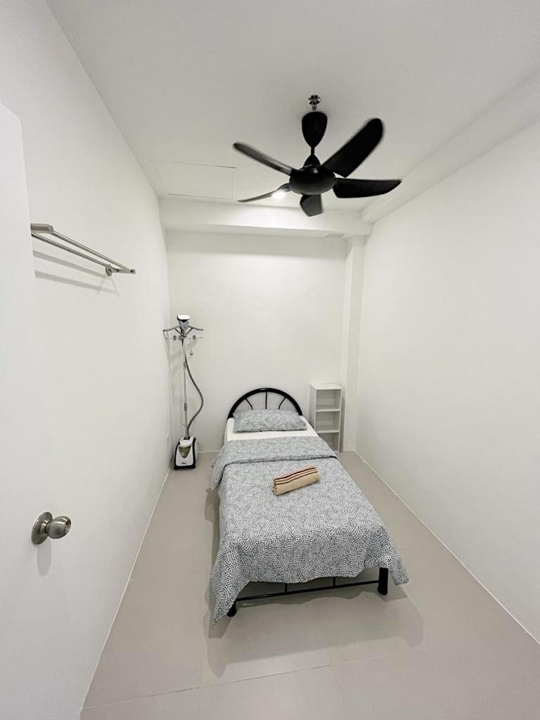 Three-Bedroom Apartment photo 2