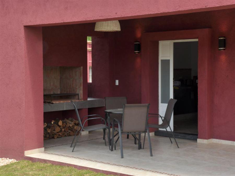 Deluxe Bungalow with Garden View photo 3