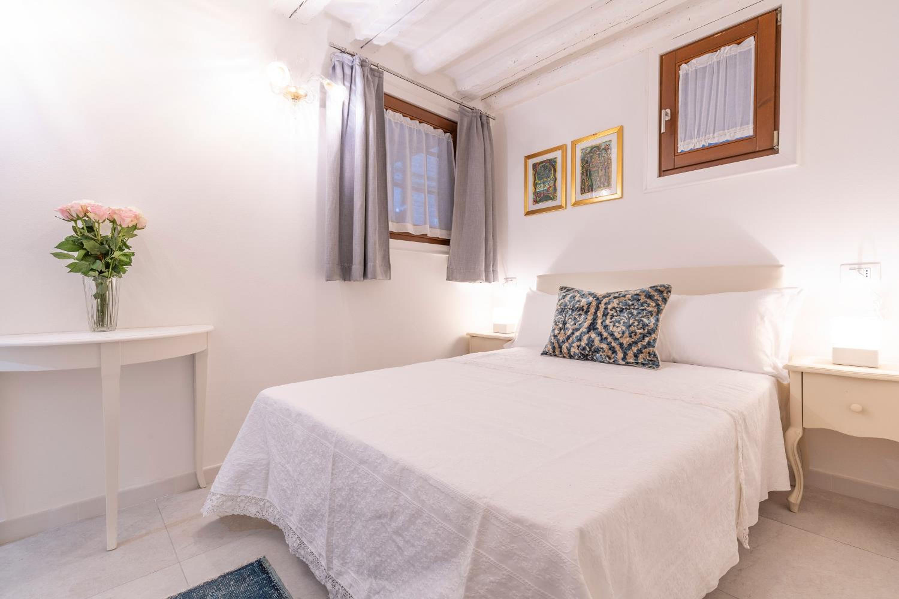 Double Room with Private Bathroom photo 3