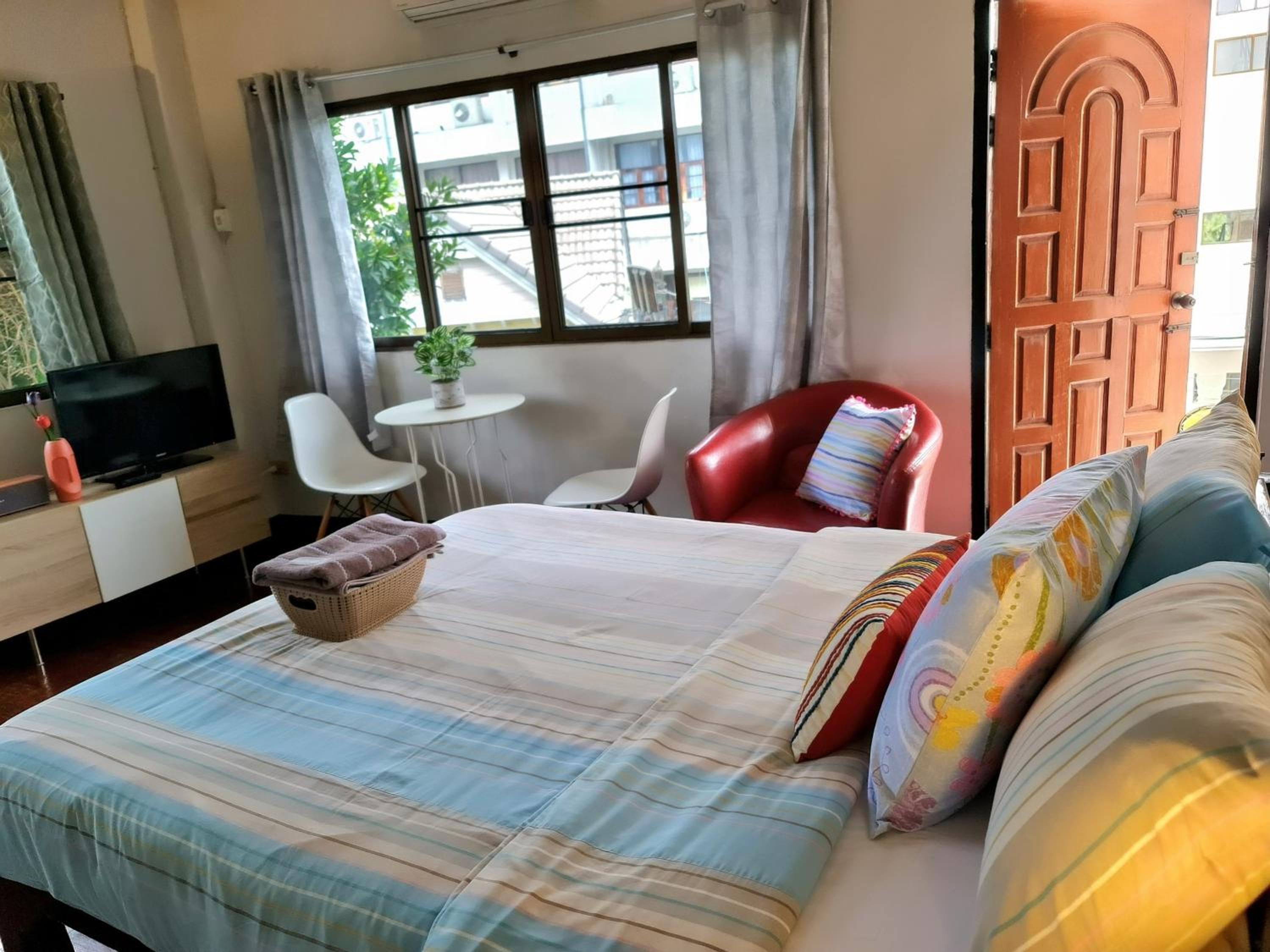 Queen Room with Balcony - Photo 3