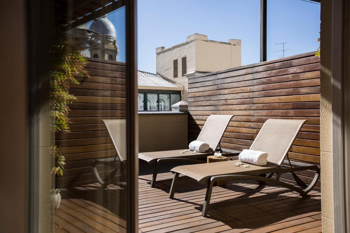 Deluxe Double Room with Terrace and Hot Tub photo 3