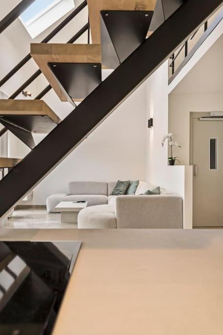 Three-Bedroom Apartment photo 2