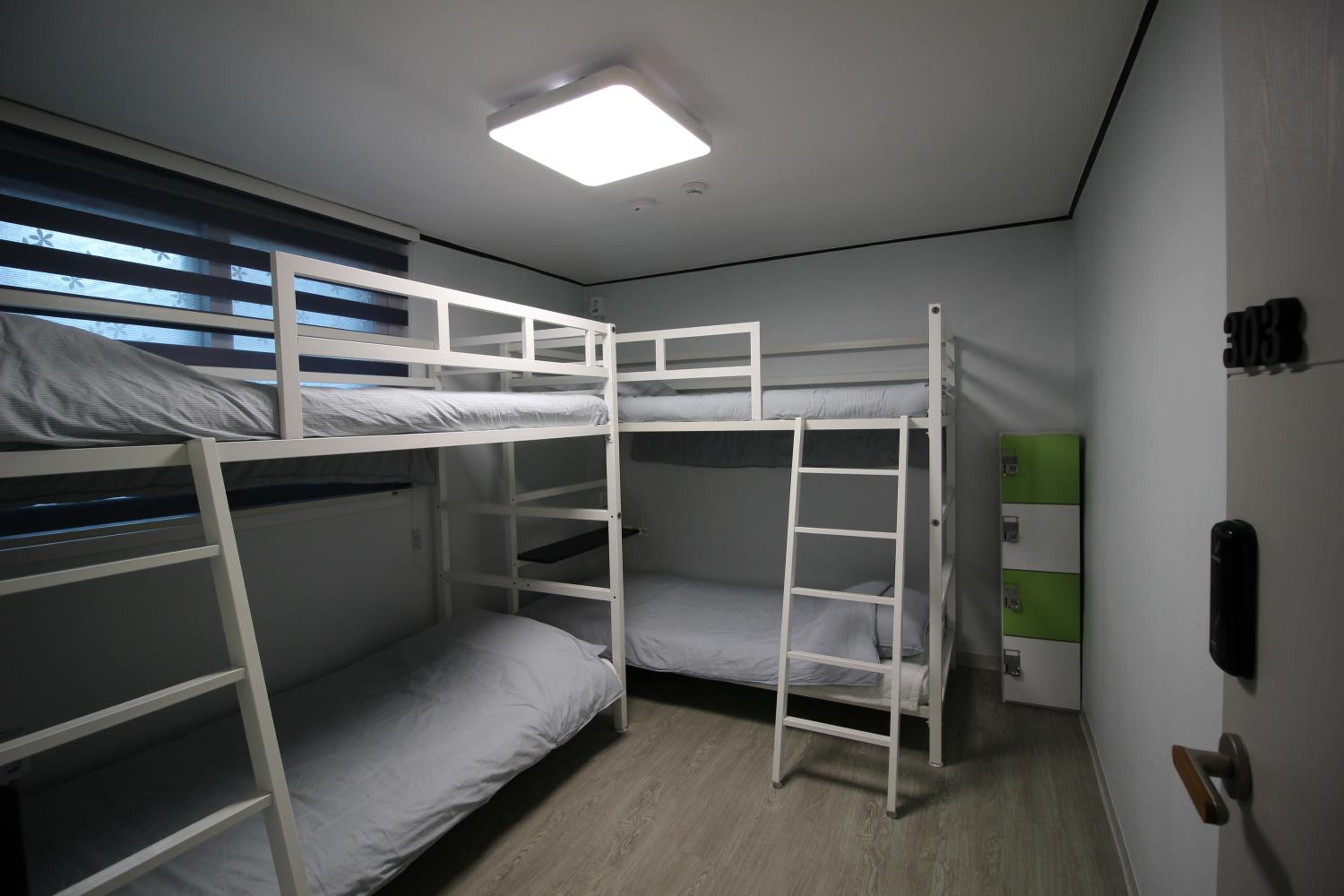 Bed in 4-Bed Mixed Dormitory Room