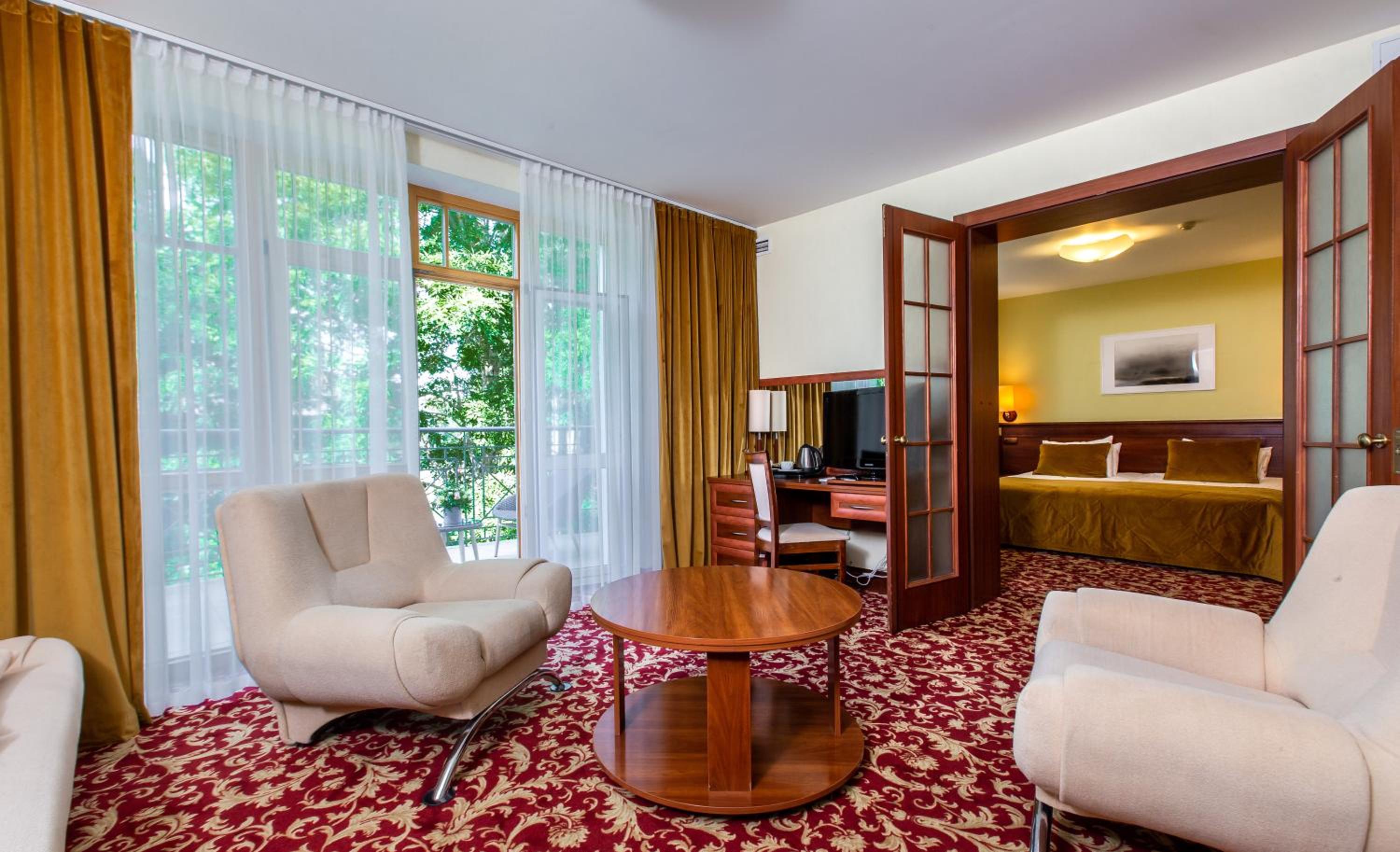 Suite with Sauna and Jacuzzi access