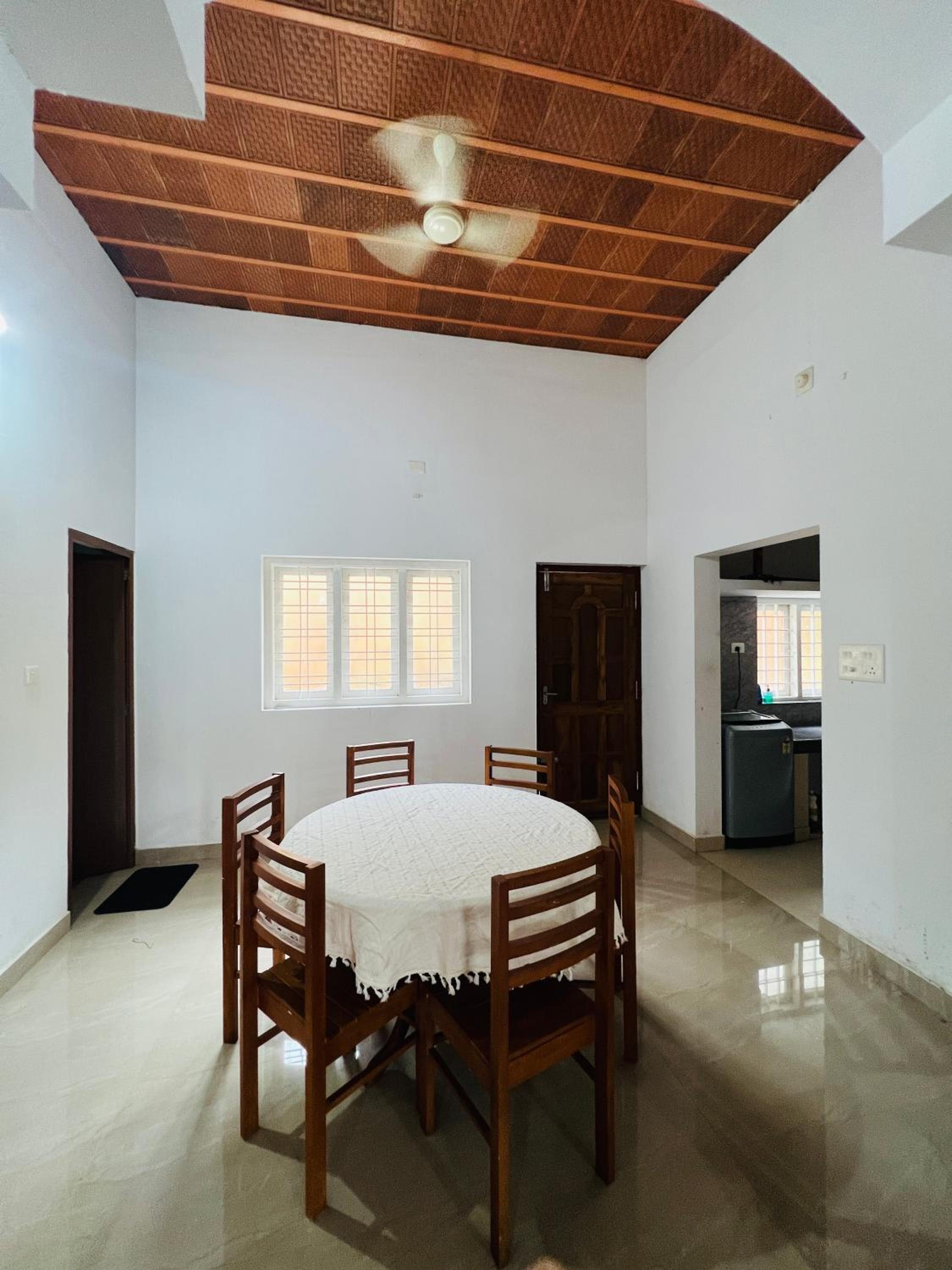 Villa - Photo 4