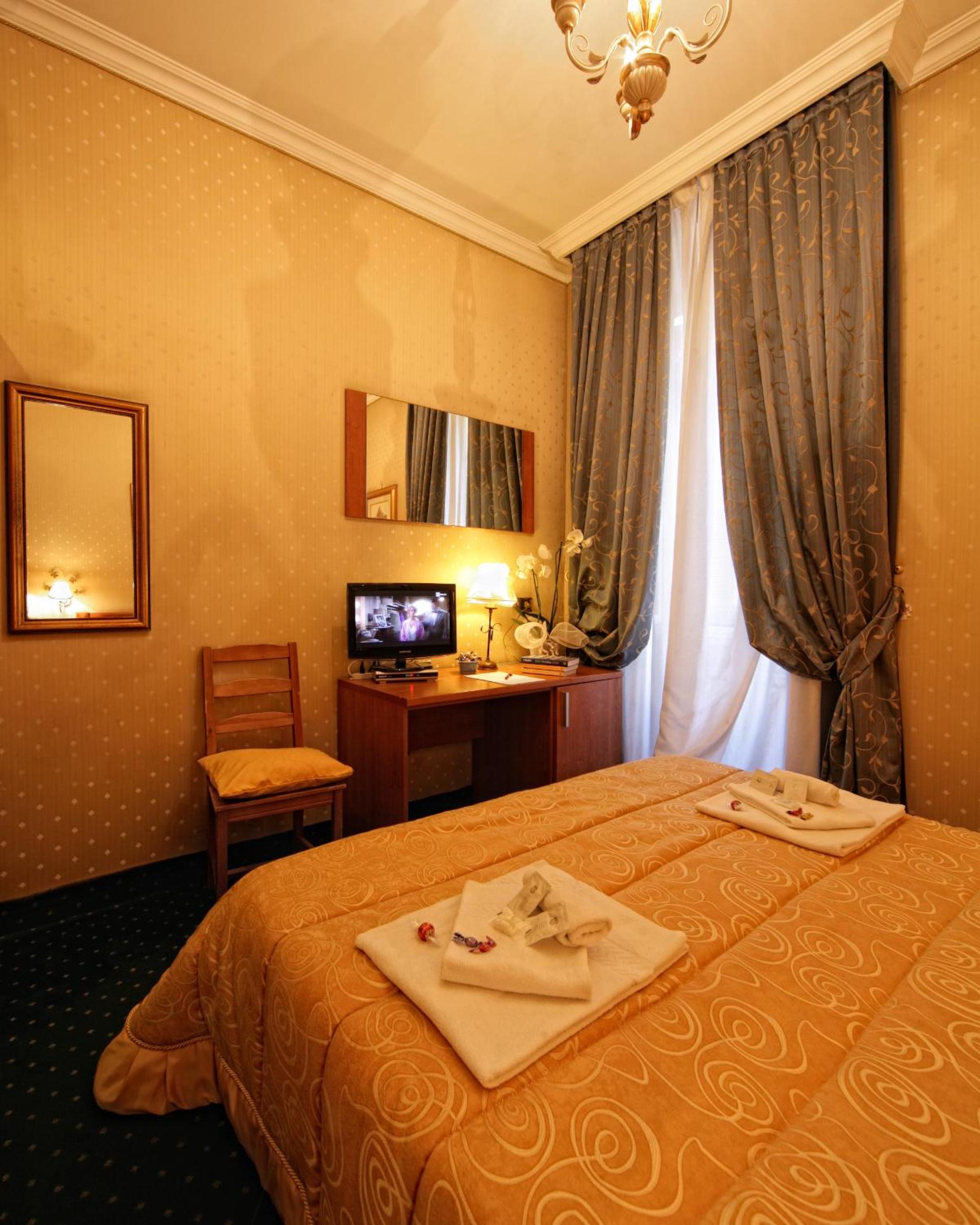 Double Room photo 3