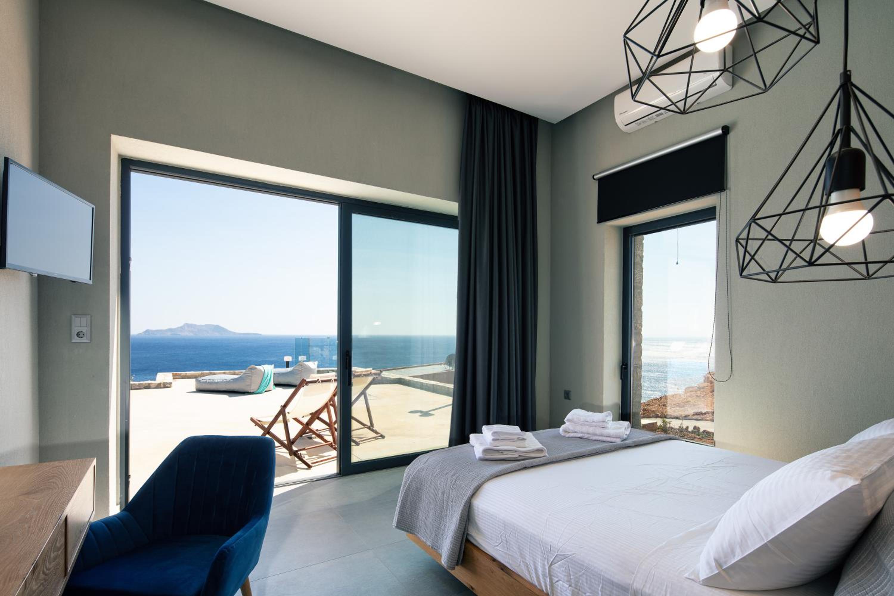 Three-Bedroom Villa photo 1