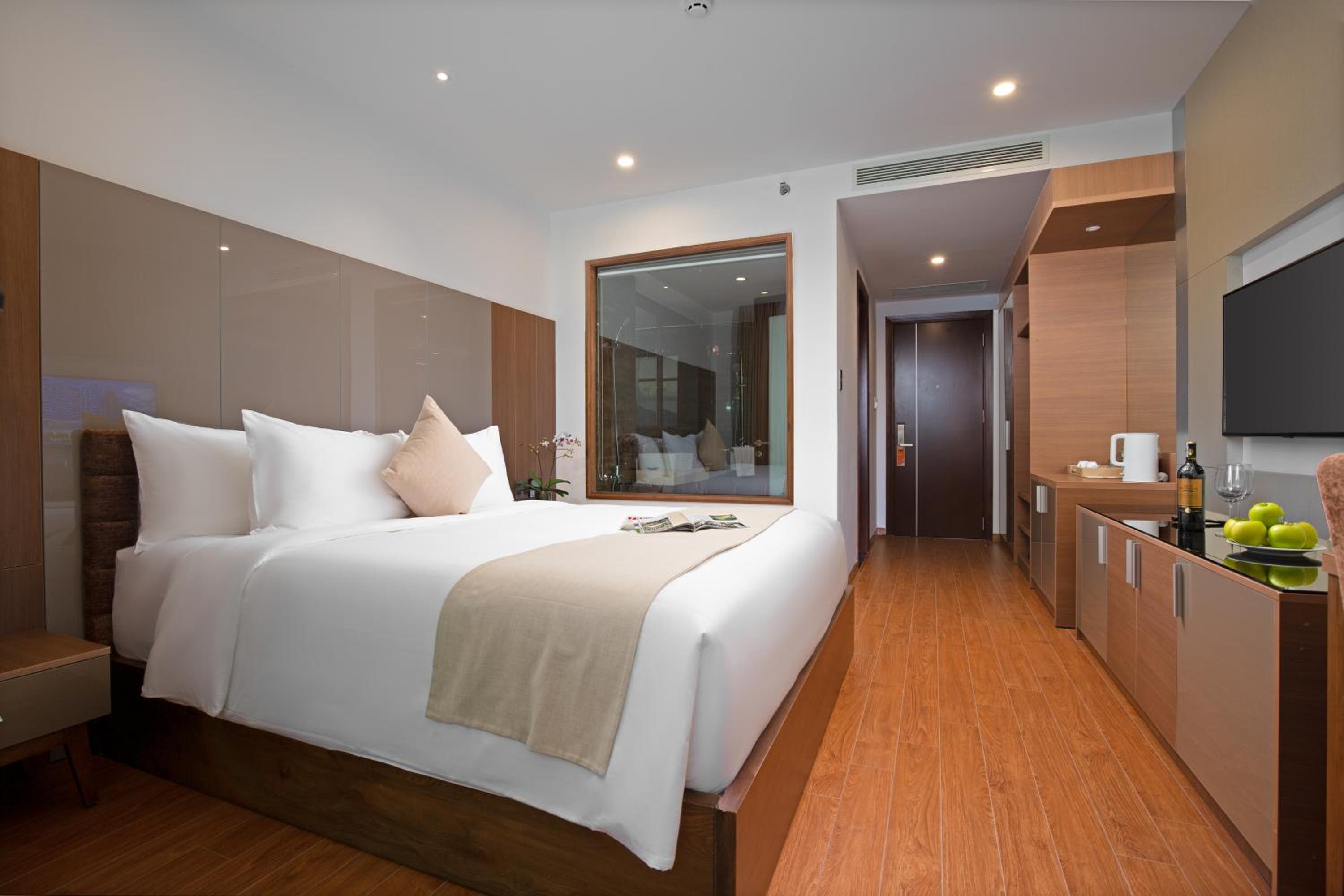 Deluxe Double Room with Bay View photo 2