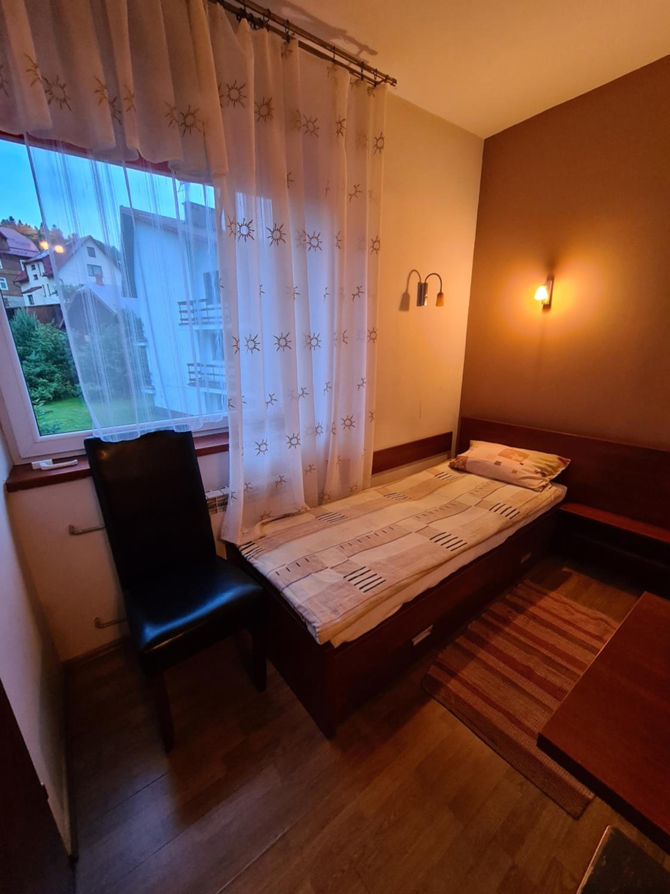Triple Room with Private Bathroom - Photo 2