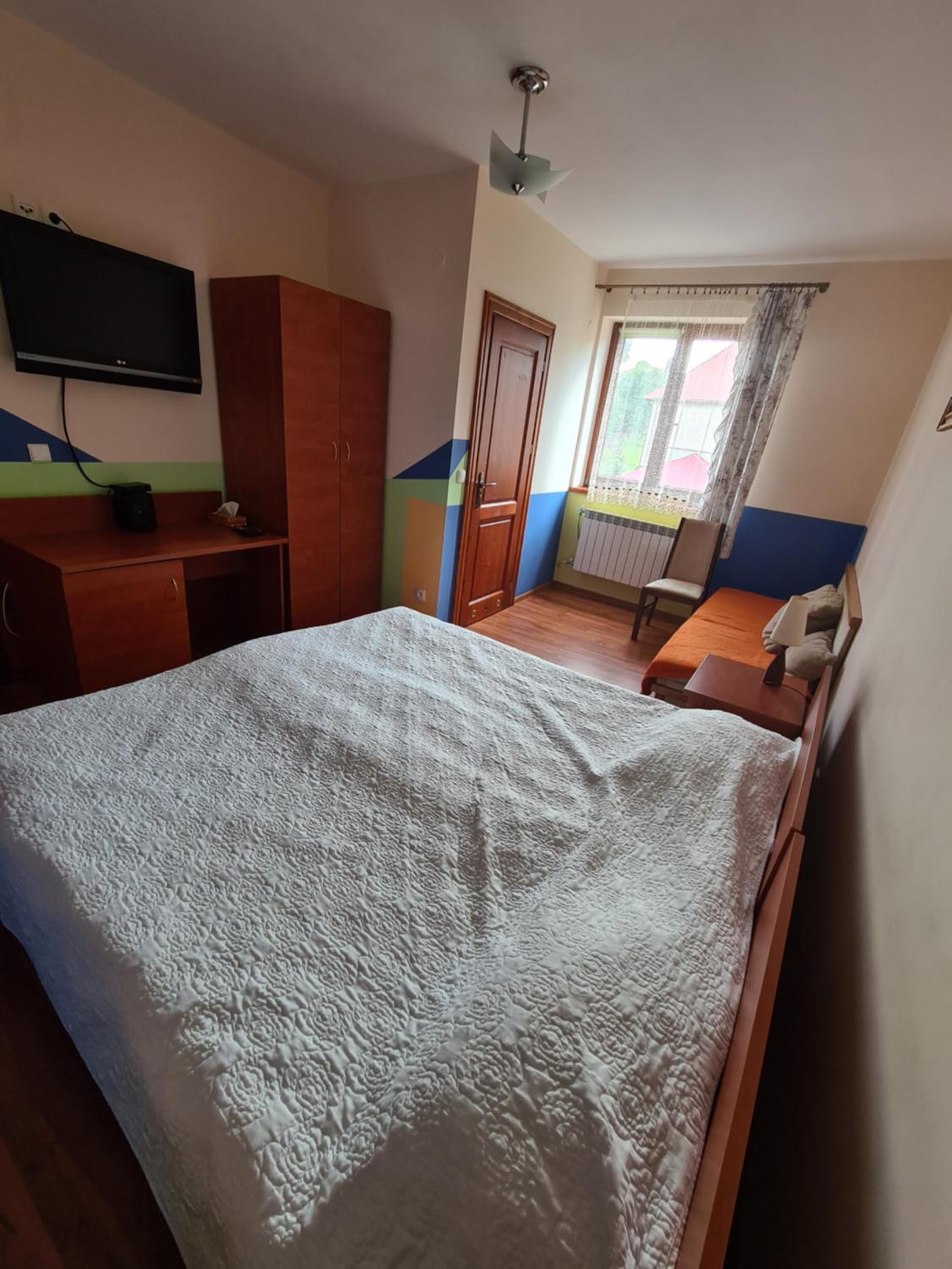 Quadruple Room with Bathroom - Photo 3