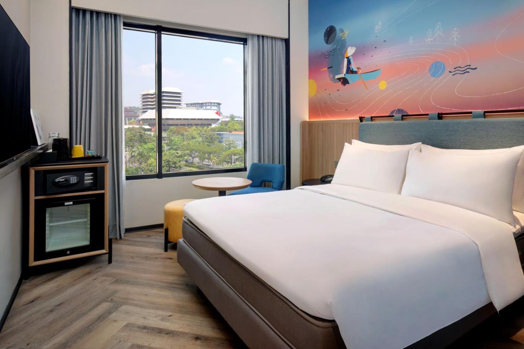 Superior Double Bed City View - Photo 2
