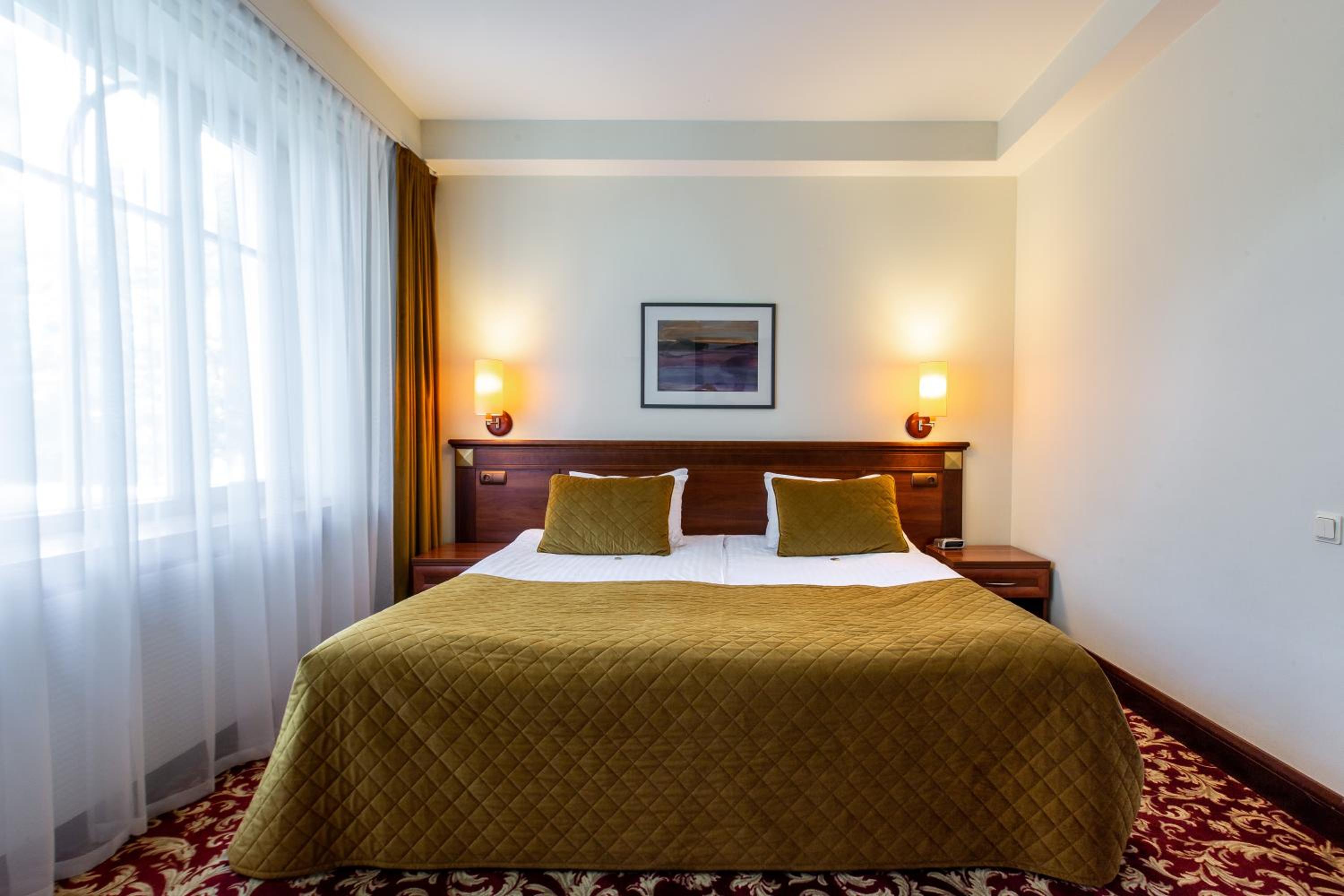 Double or Twin Room with Sauna and Jacuzzi access