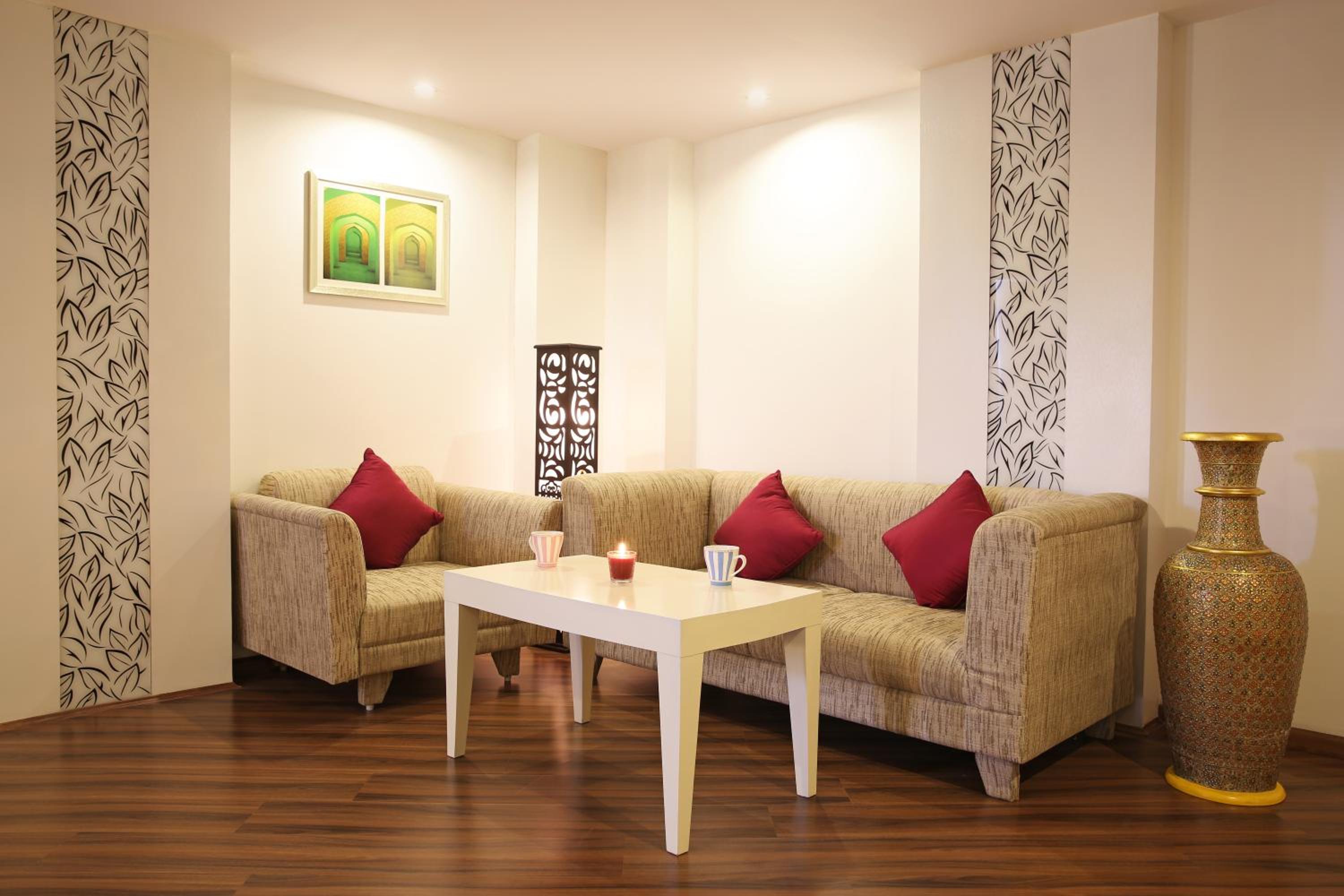 Deluxe Suite: : Enjoy 20% off on Food & Beverage services, Happy Hours with 1+1 offer on Alcoholic Beverages, Early Check-In and Late Checkout upto 3 hrs (SAV)