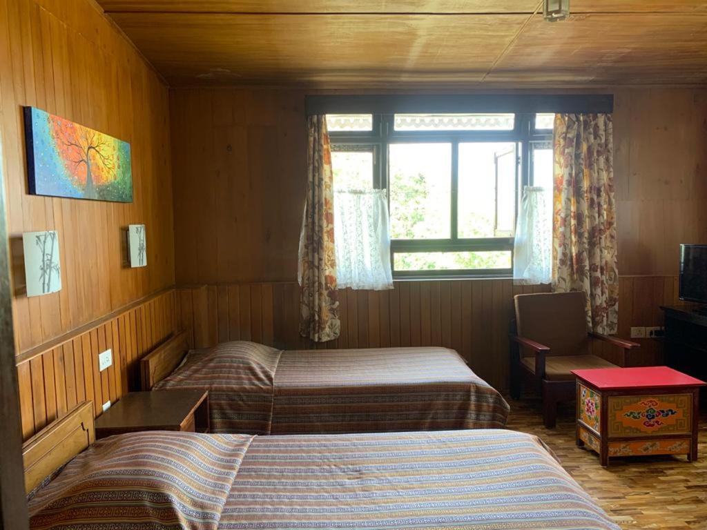 Suite - Photo 1