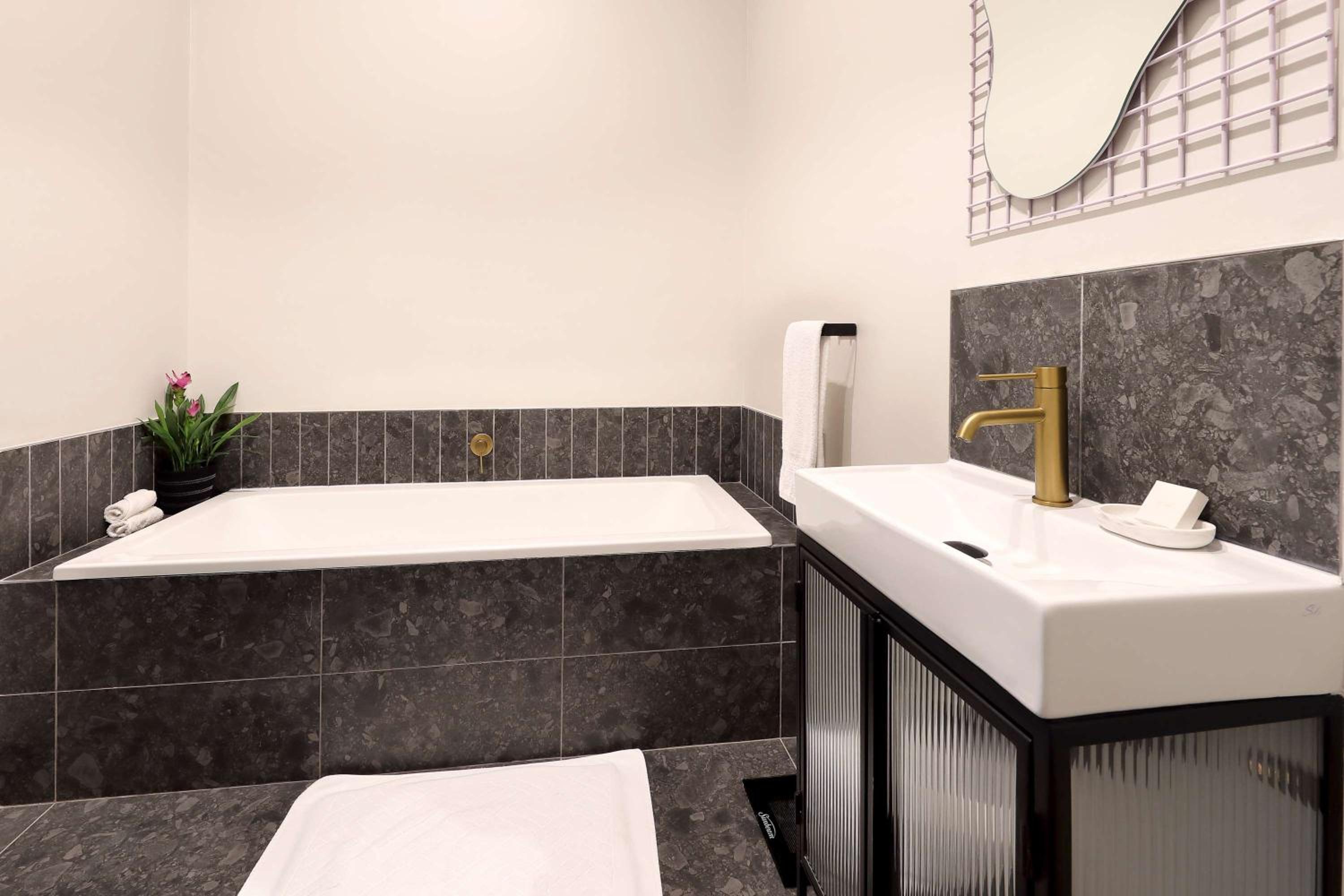 One Bedroom Suite - Photo 21