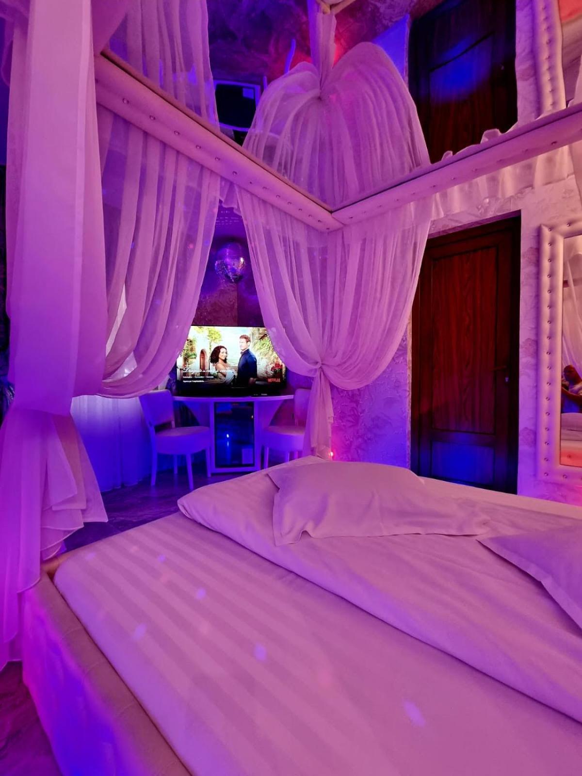 Room 6