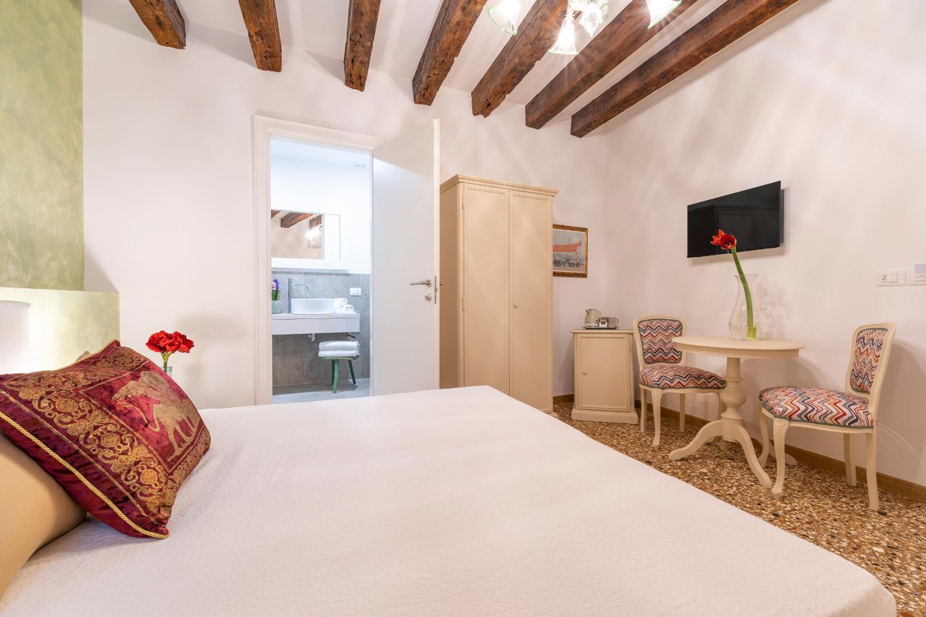 Double Room photo 2