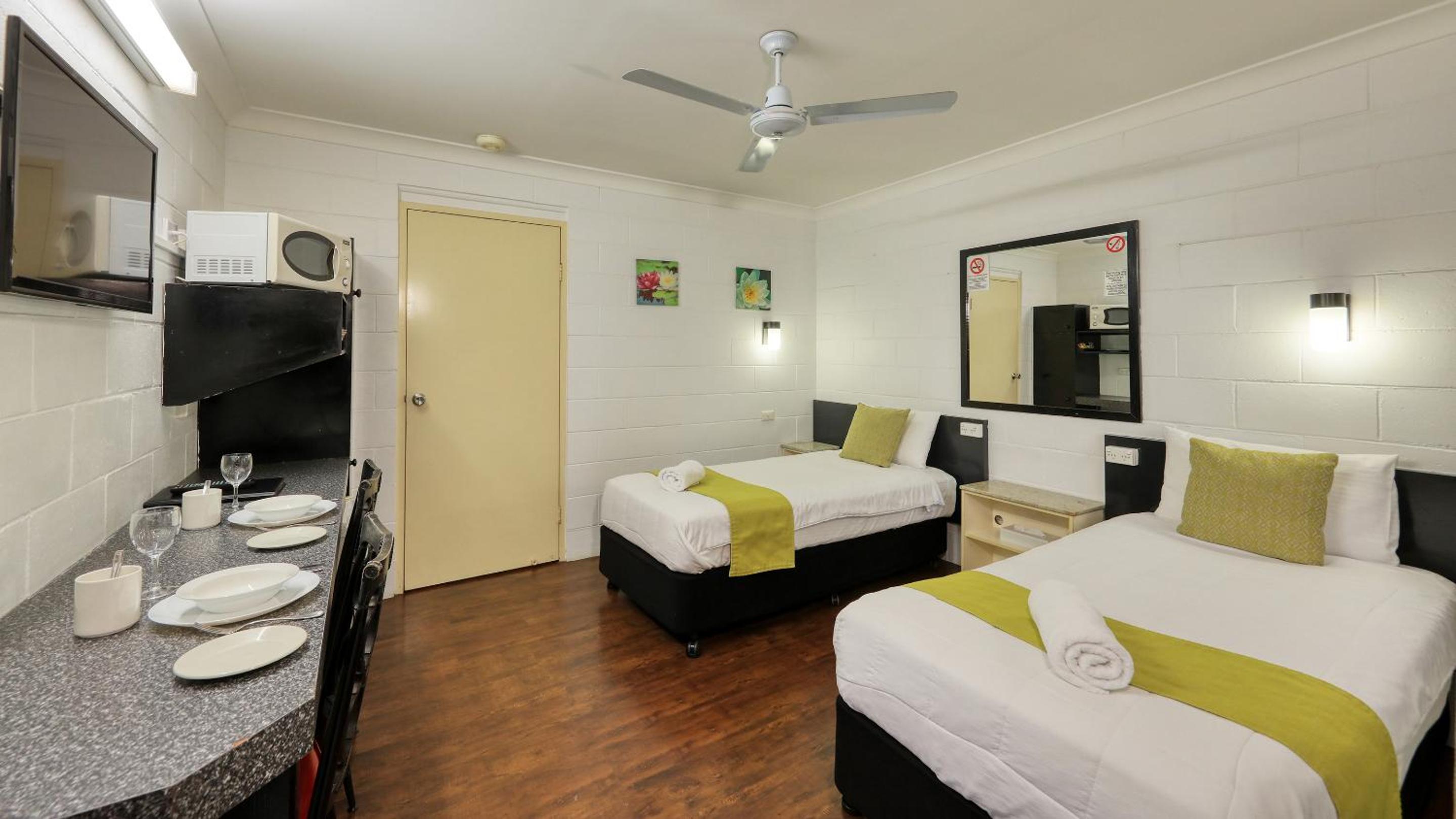 Standard Twin Room photo 2