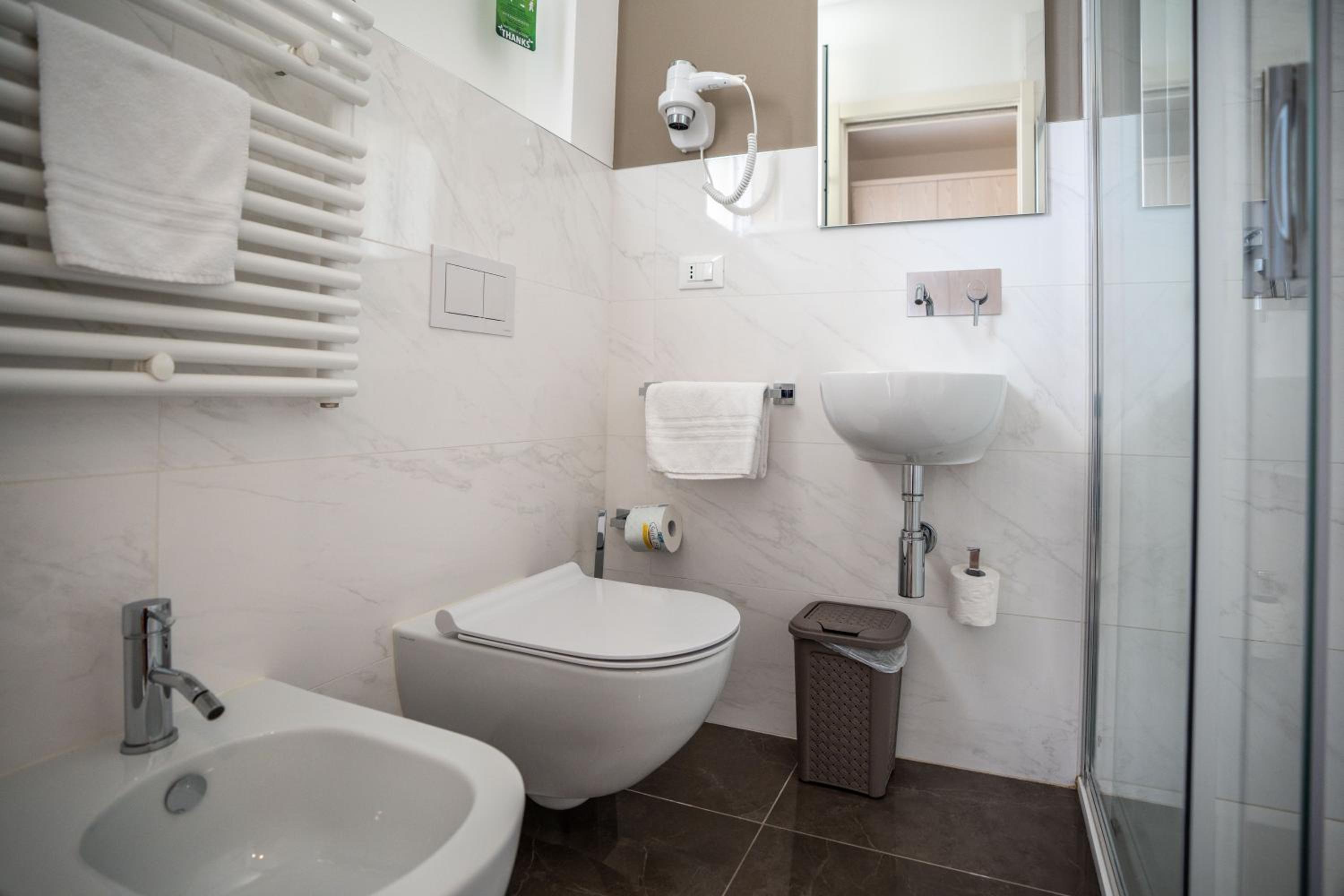Standard Single Room with Partial Sea View photo 2