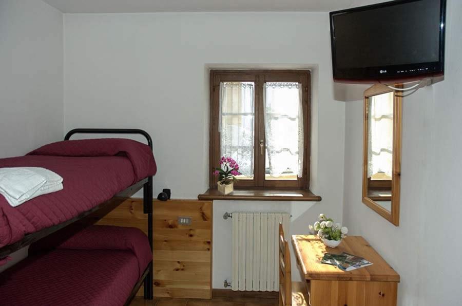 Twin Room with Private External Bathroom photo 3