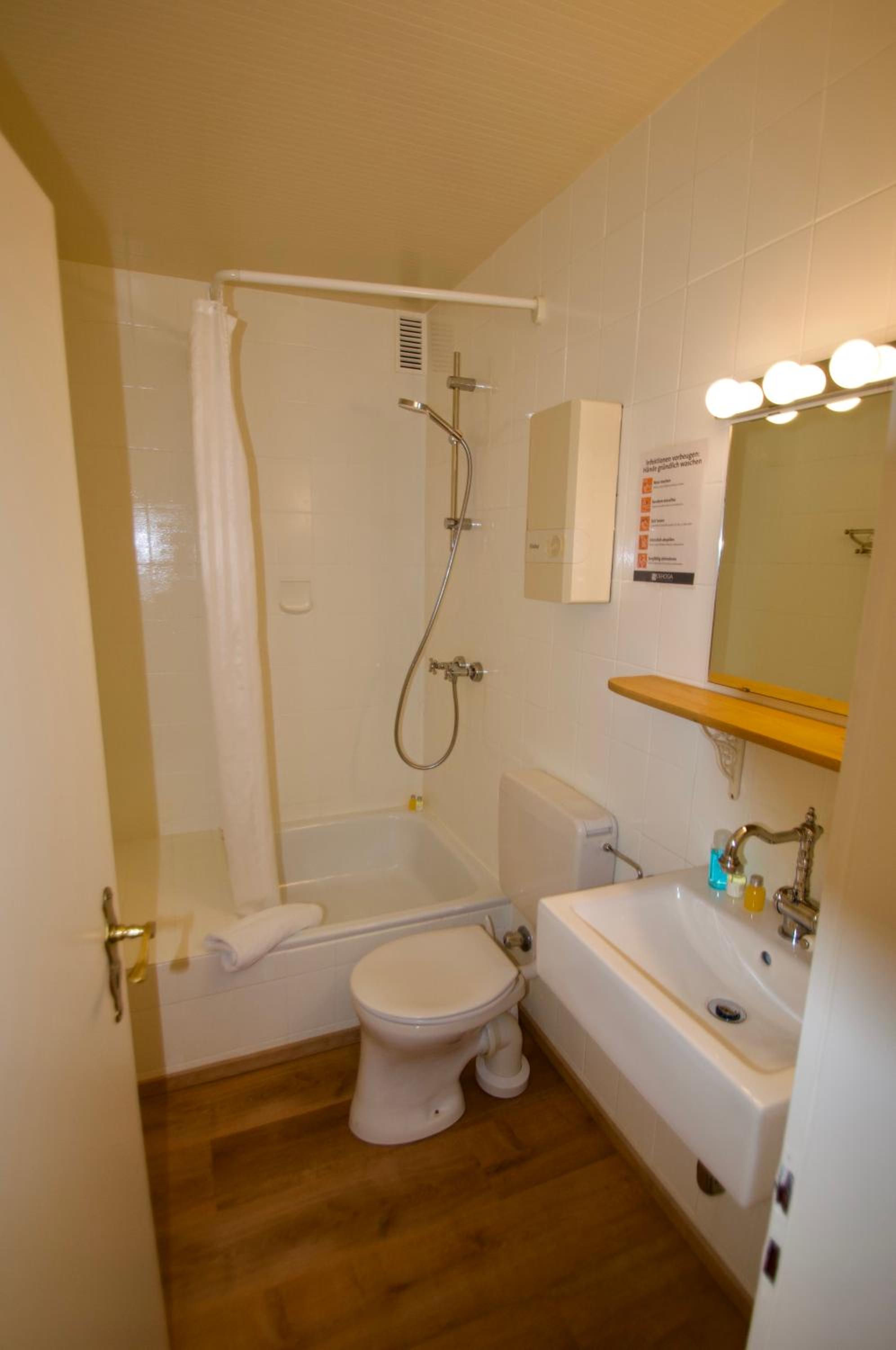 Double Room - Photo 3