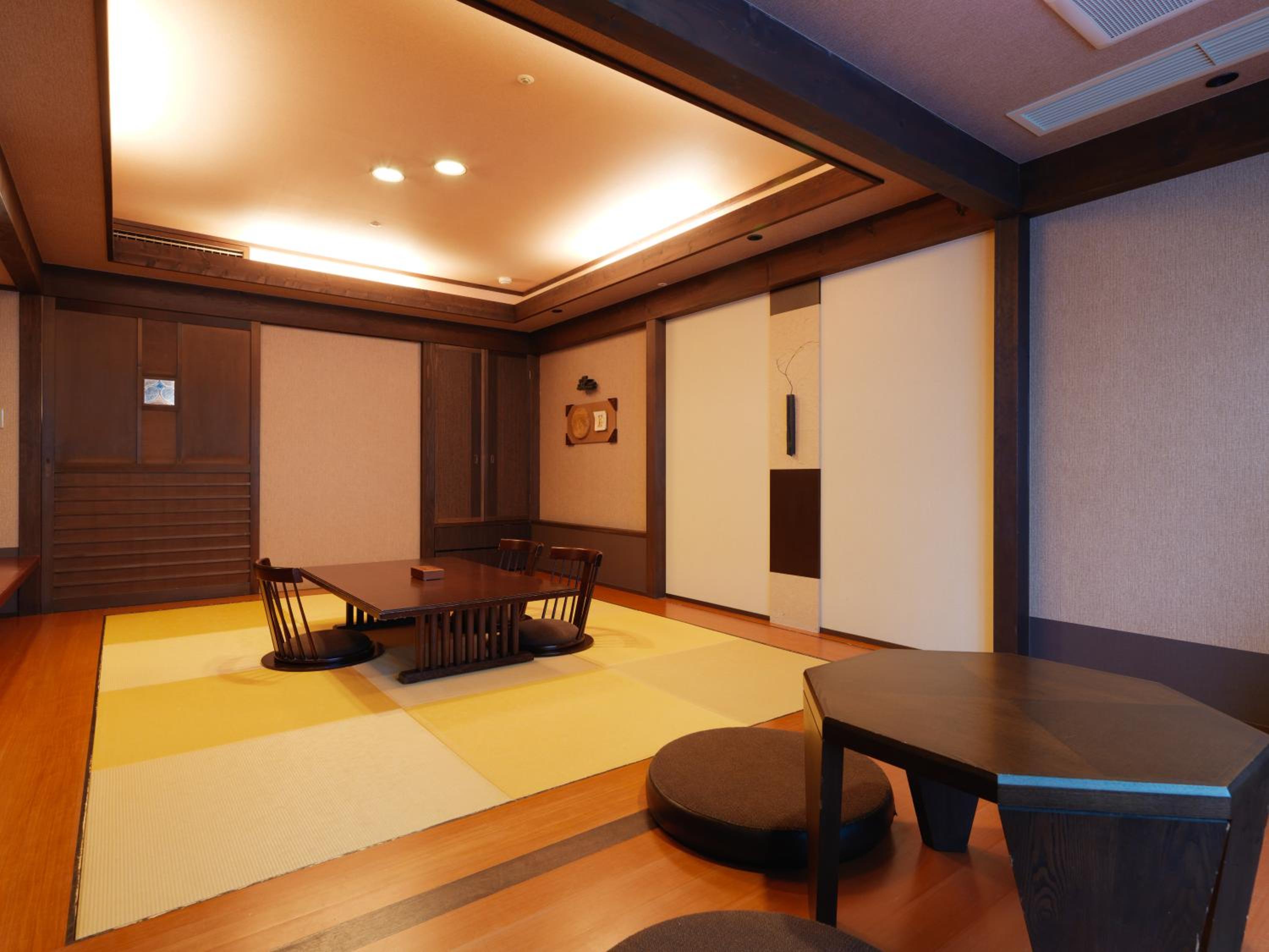 Japanese-Style Room with Ainu Style - Non-Smoking - Buffet Breakfast + Buffet Dinner Included - Photo 10
