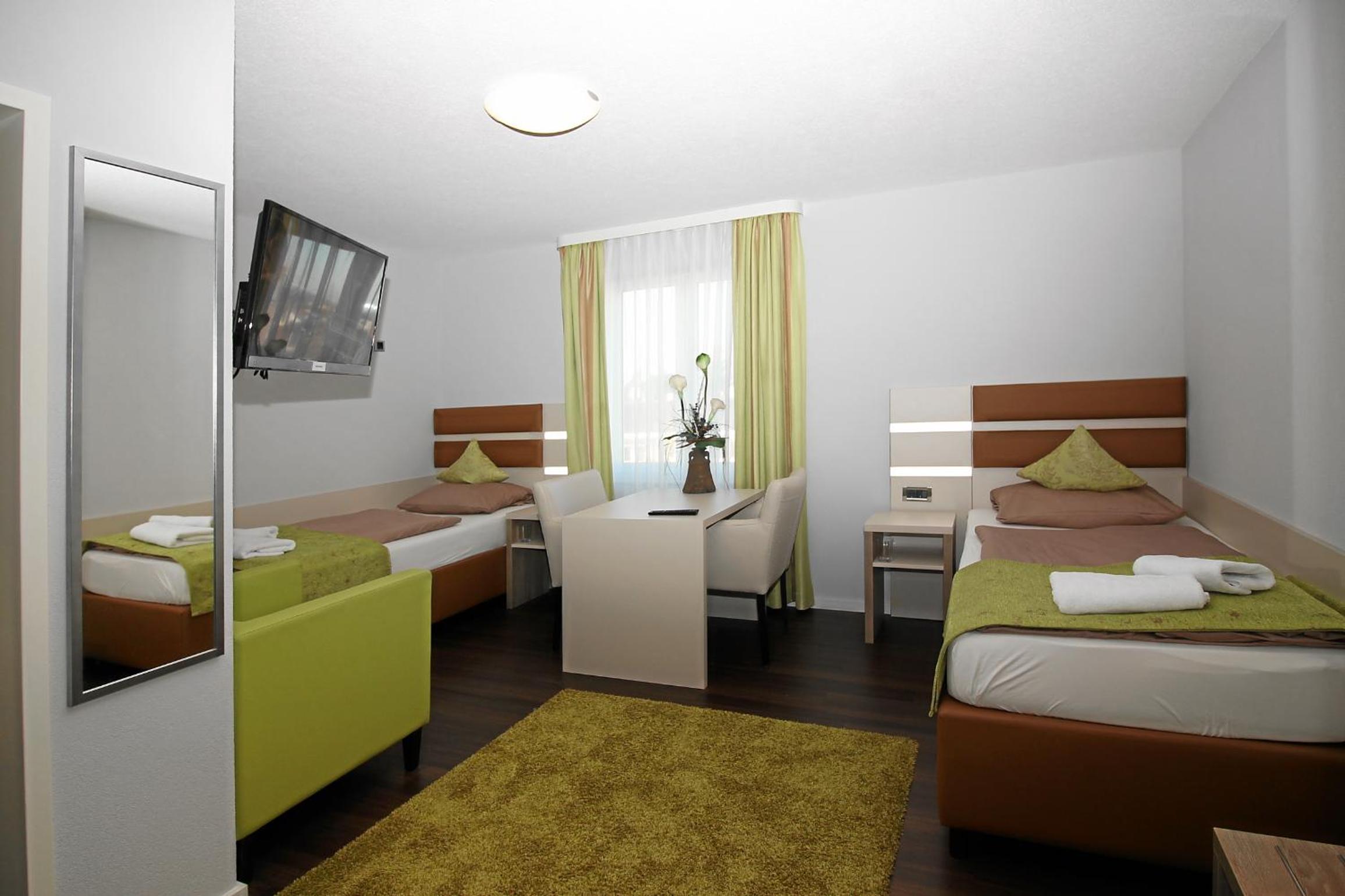 Standard Twin Room photo 3