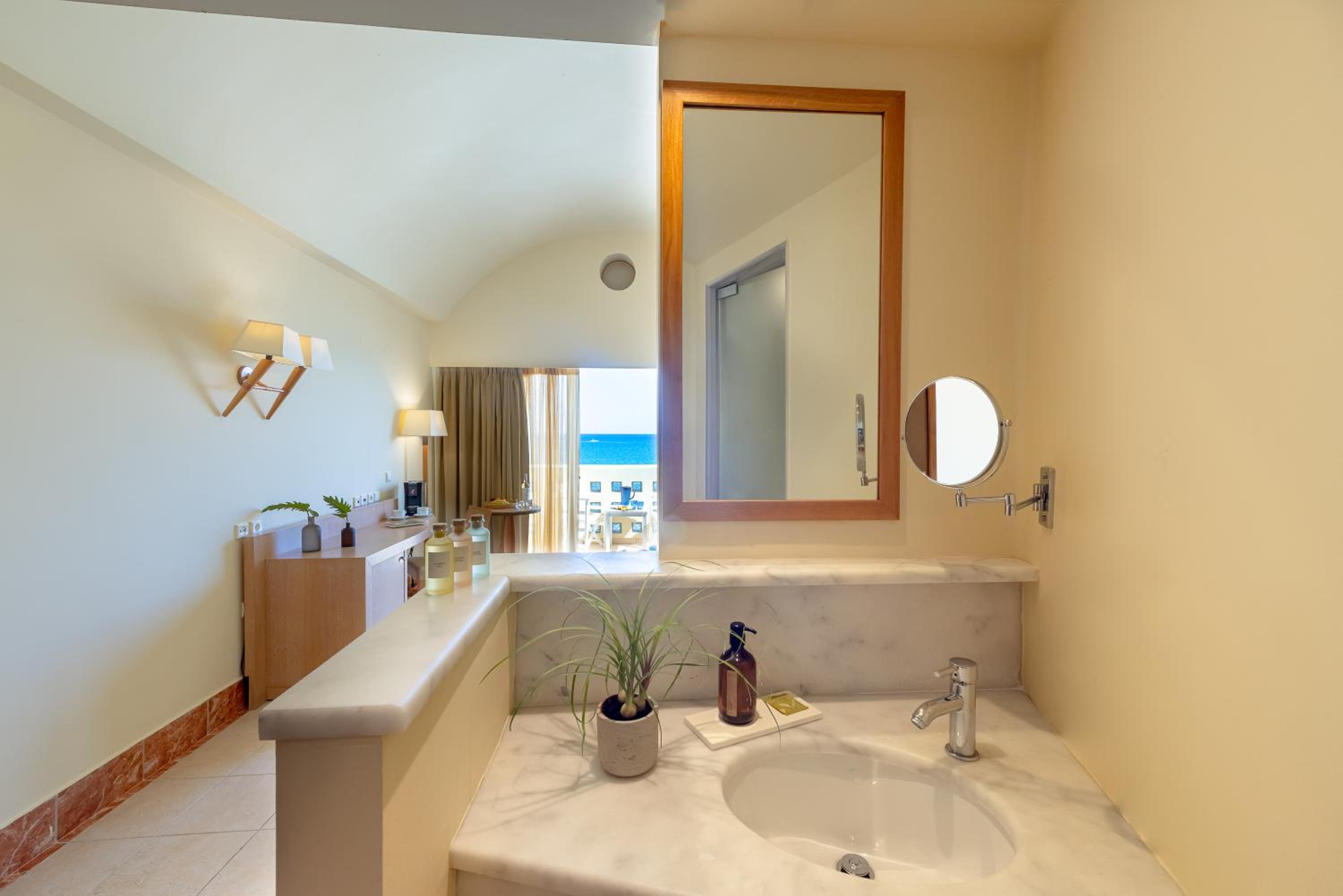 Twin Room - Sea Front - Photo 12