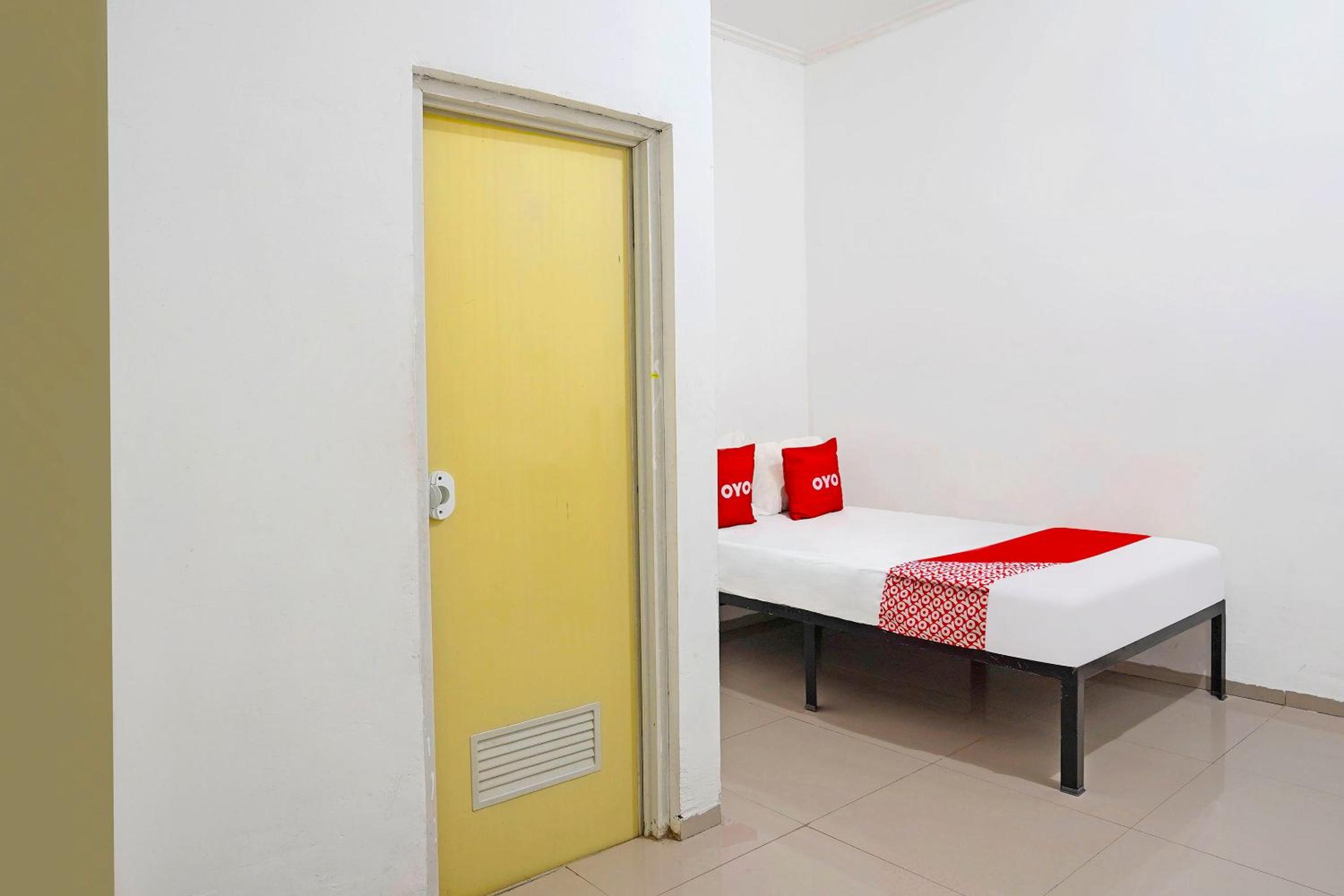 Economy Double Room photo 3