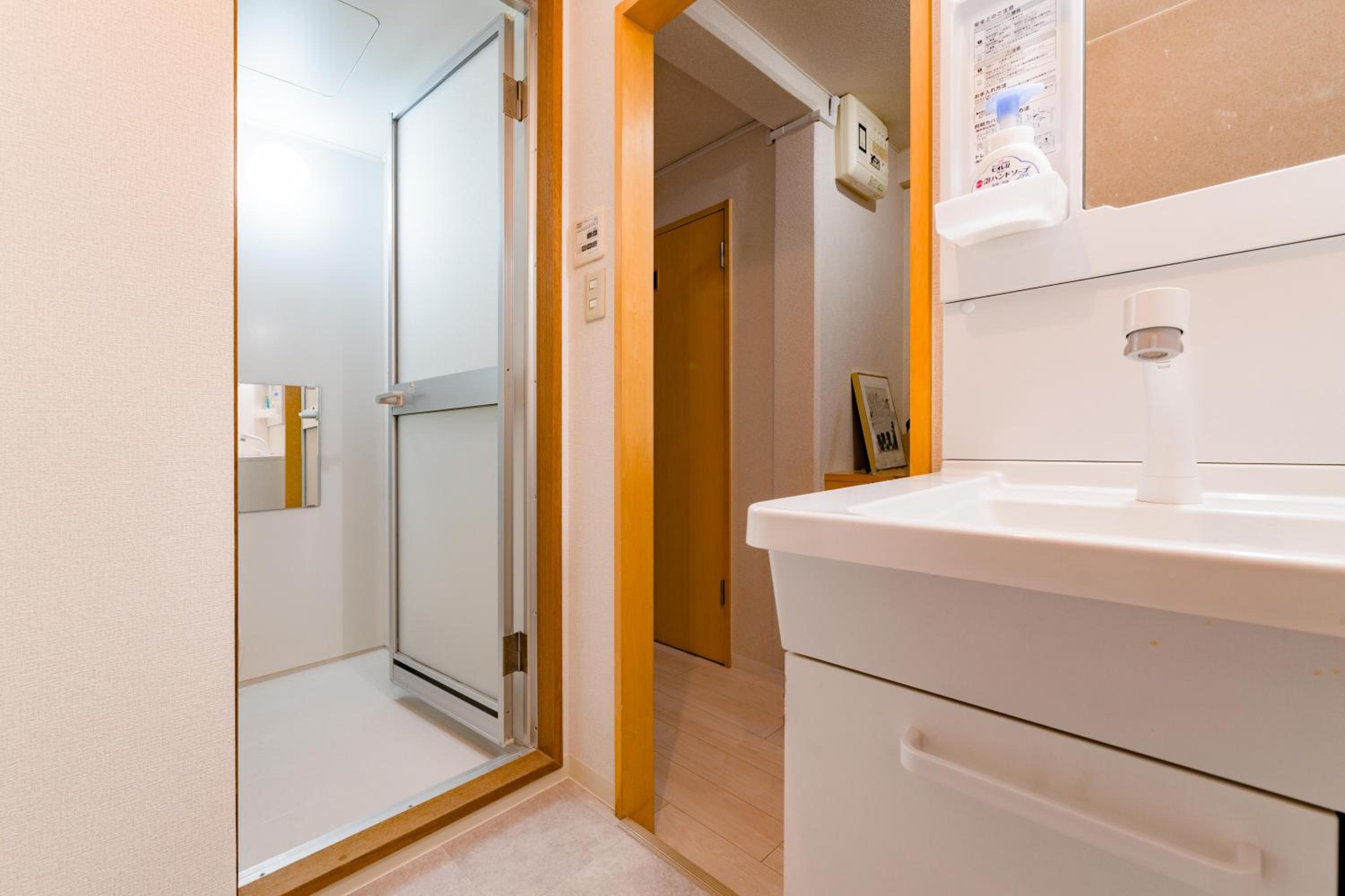 One-Bedroom Superior Apartment - Photo 4
