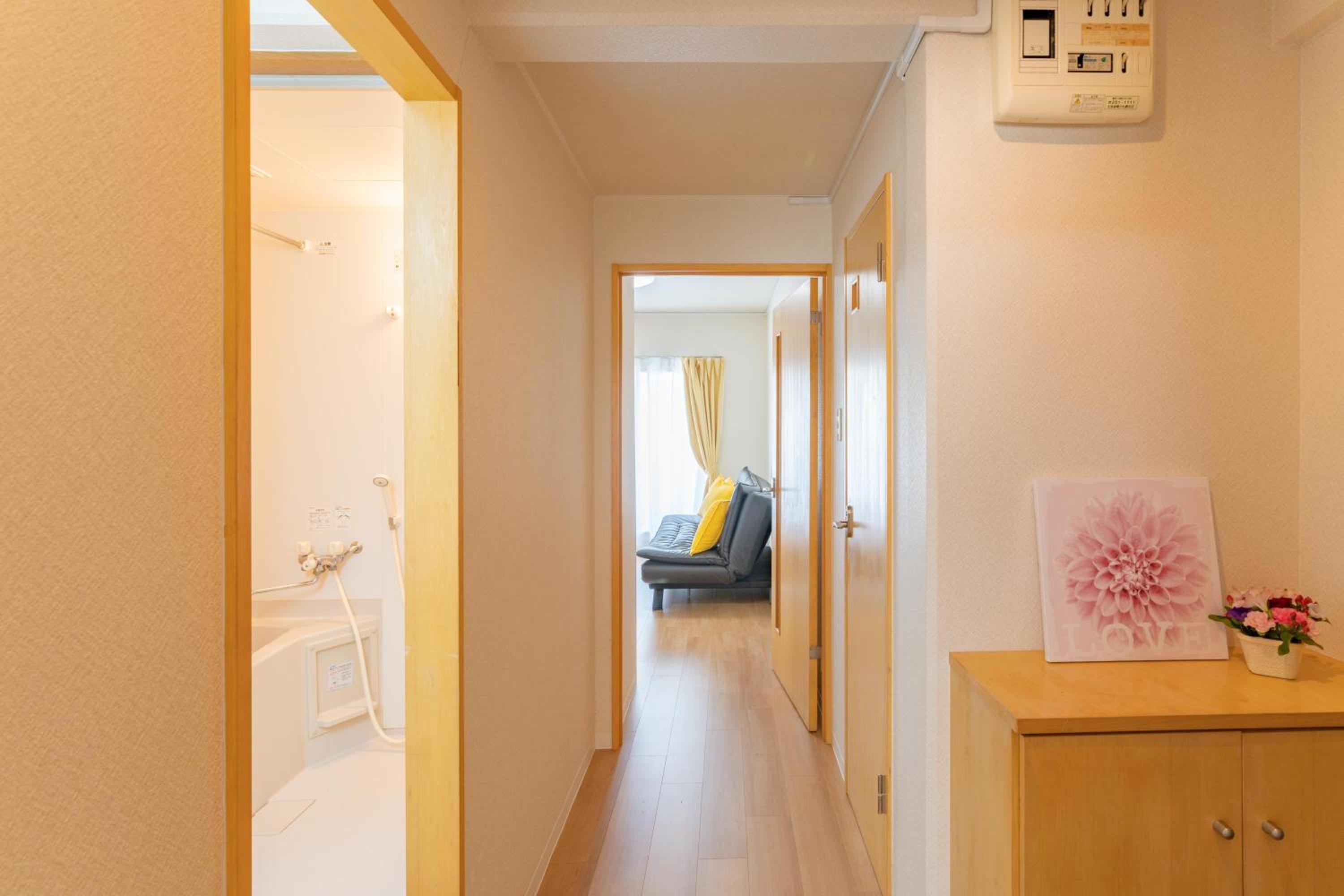 One-Bedroom Superior Apartment - Photo 7
