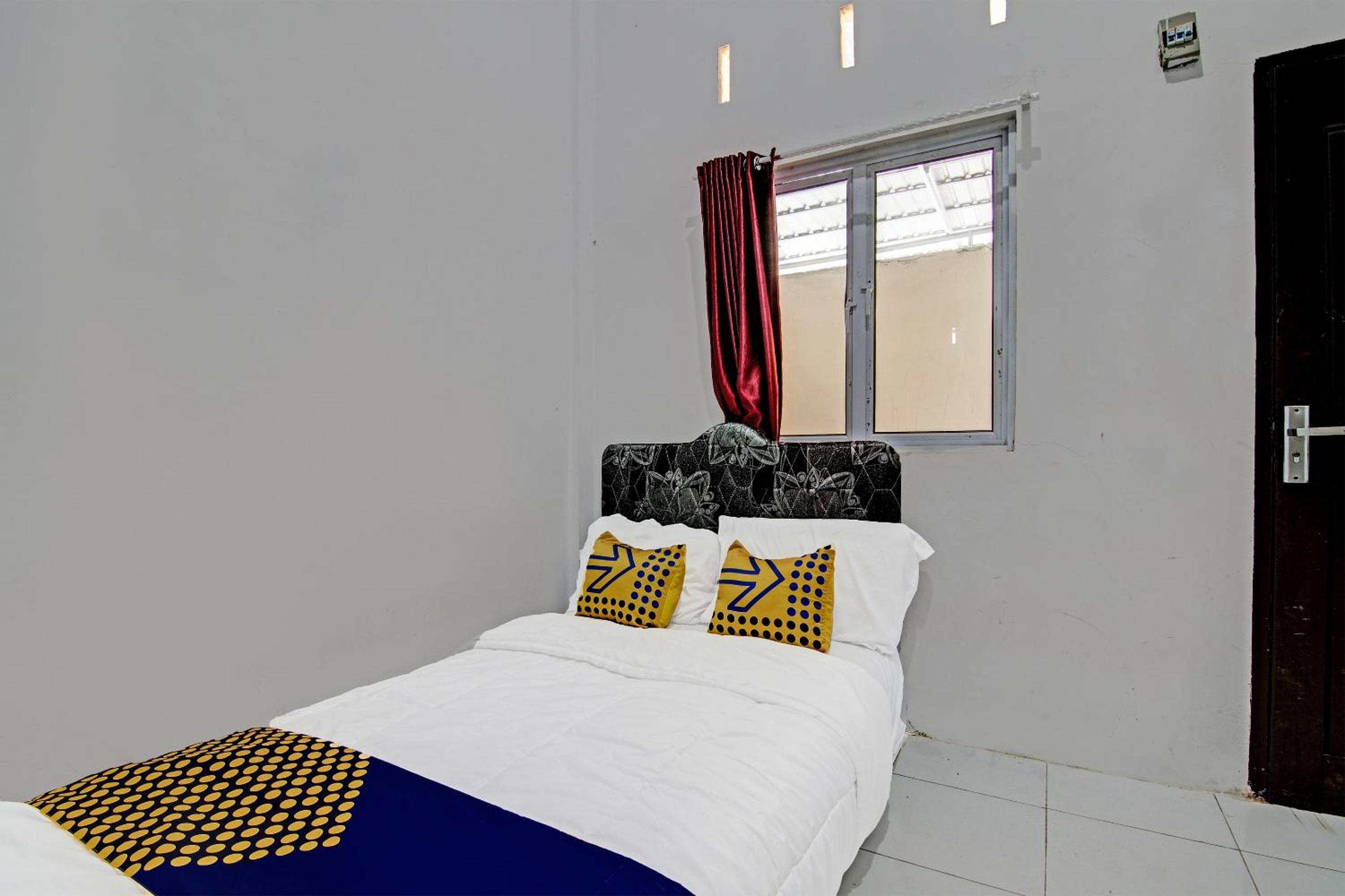 Budget Double Room photo 1