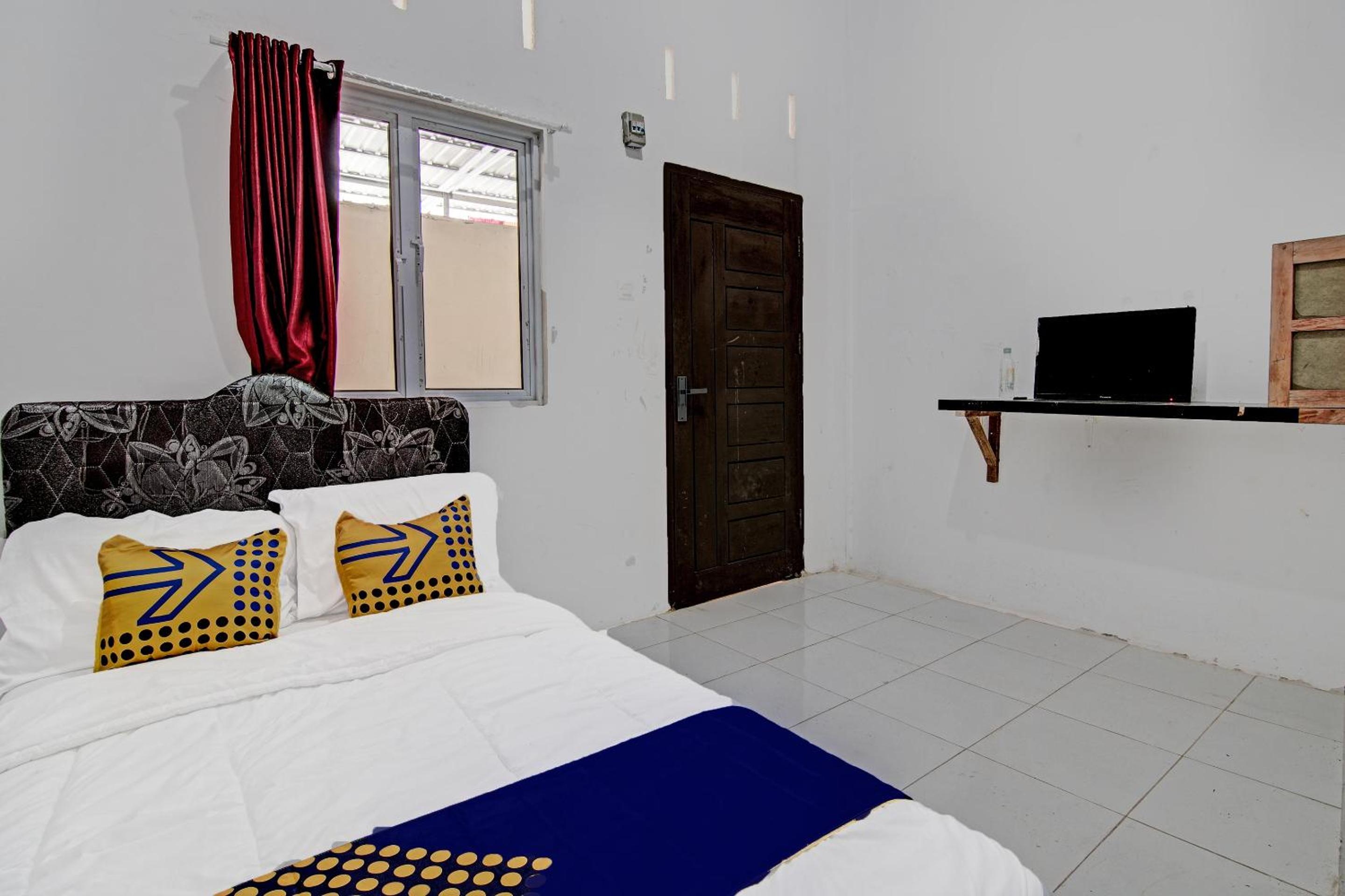 Budget Double Room photo 3