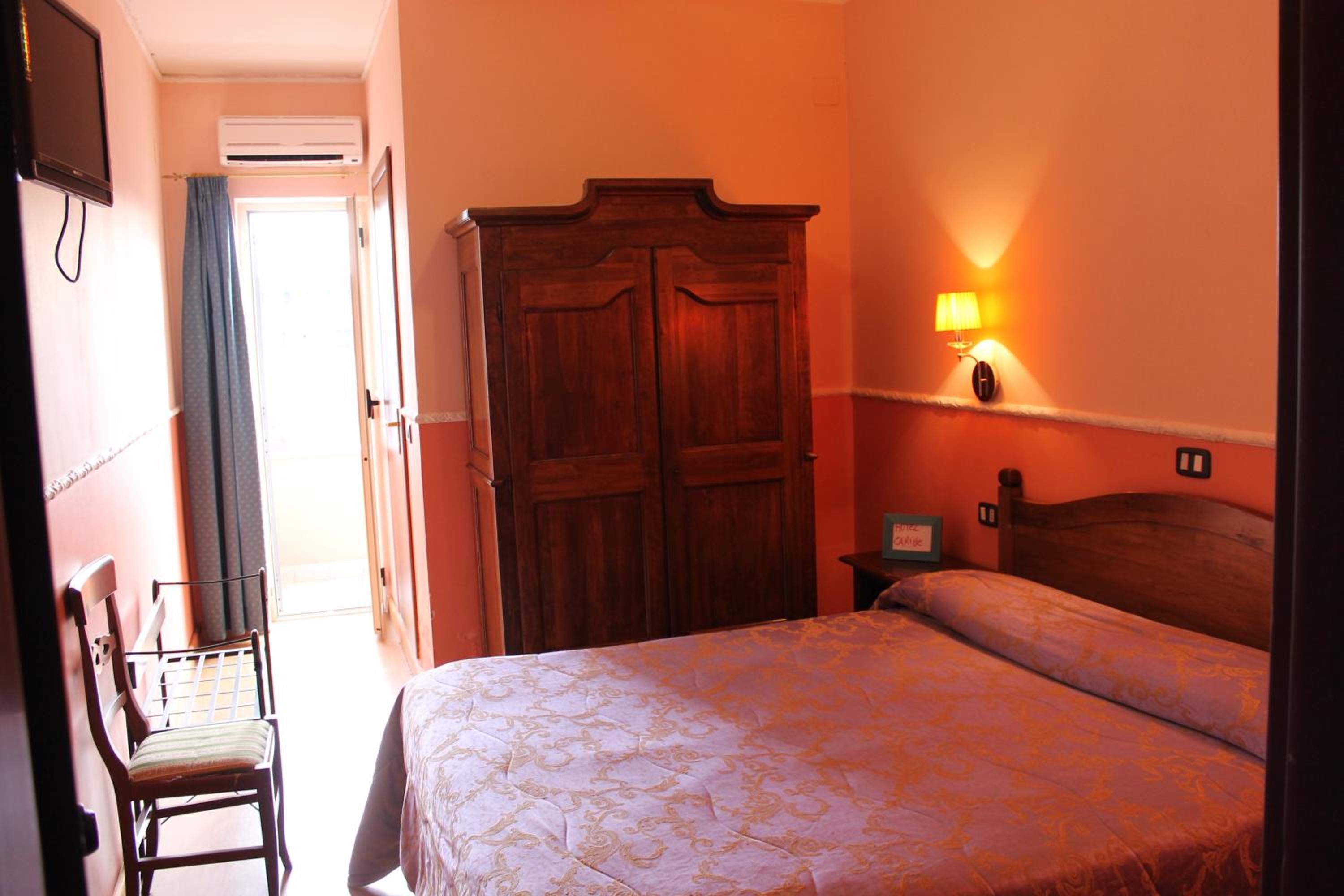 Quadruple Room with Shower - Photo 3