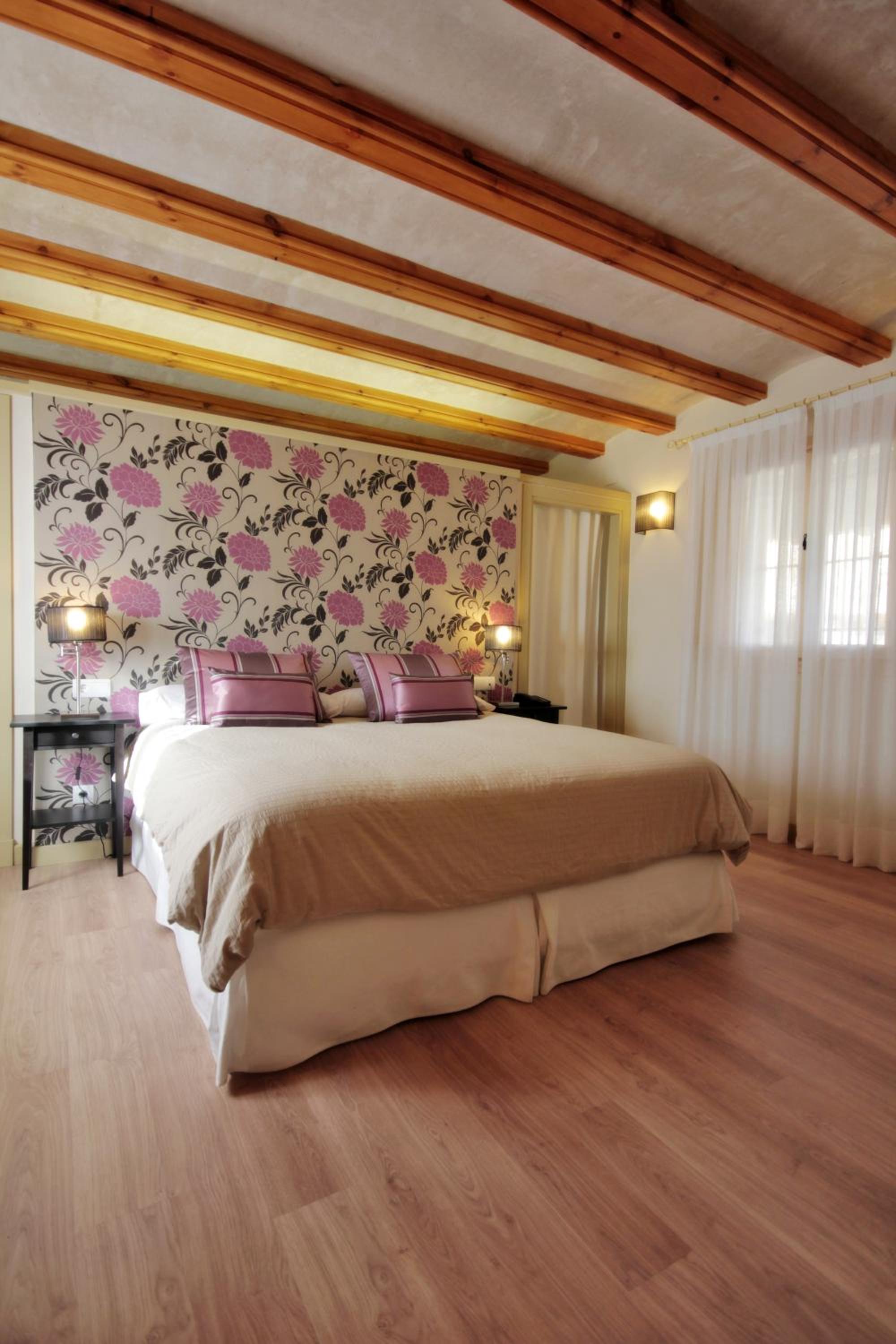 Habitación Superior Doble o con Dos Camas con Vista al Jardín.